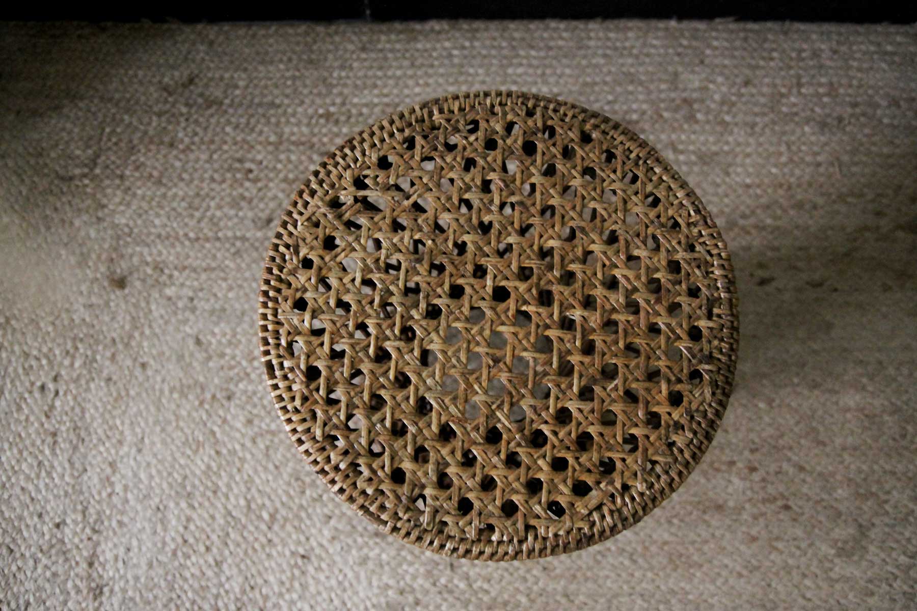 Vintage wicker diabolo