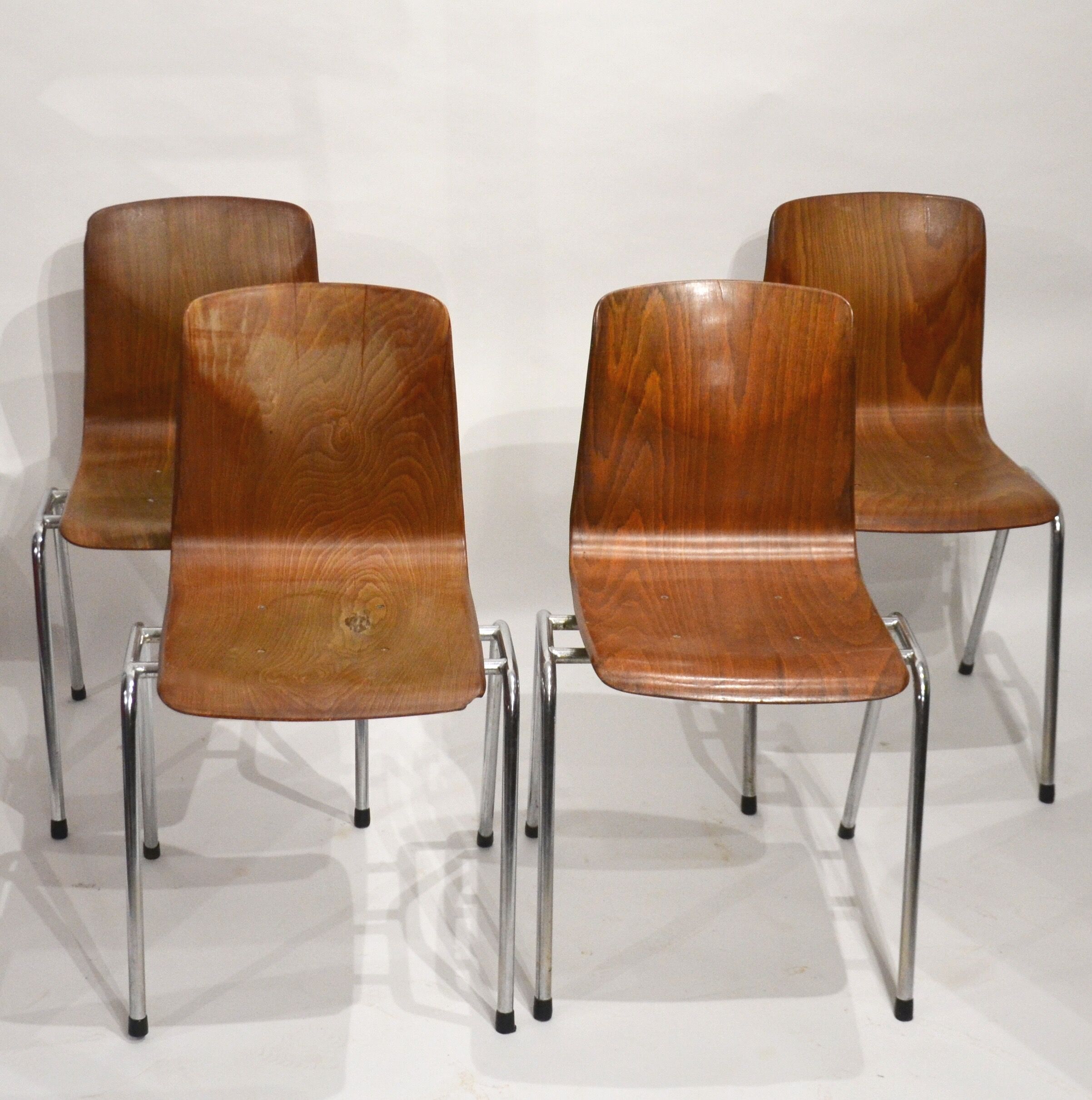 Stackable pagholz chair