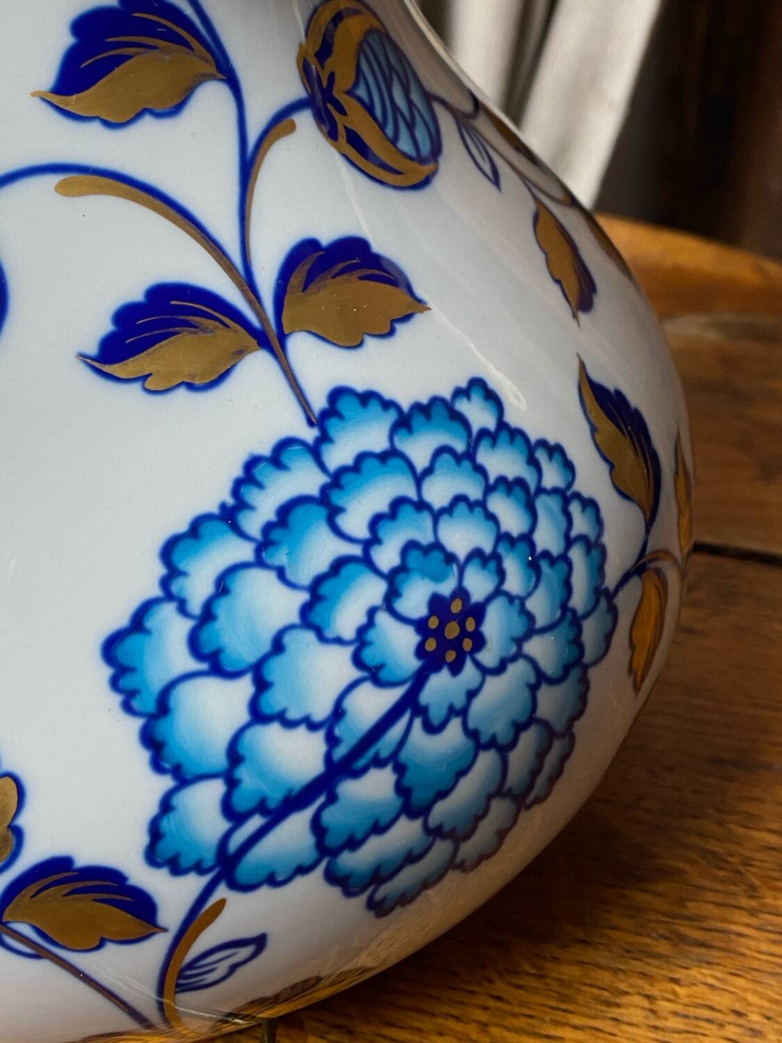 Guila Mangani lamp in porcelain