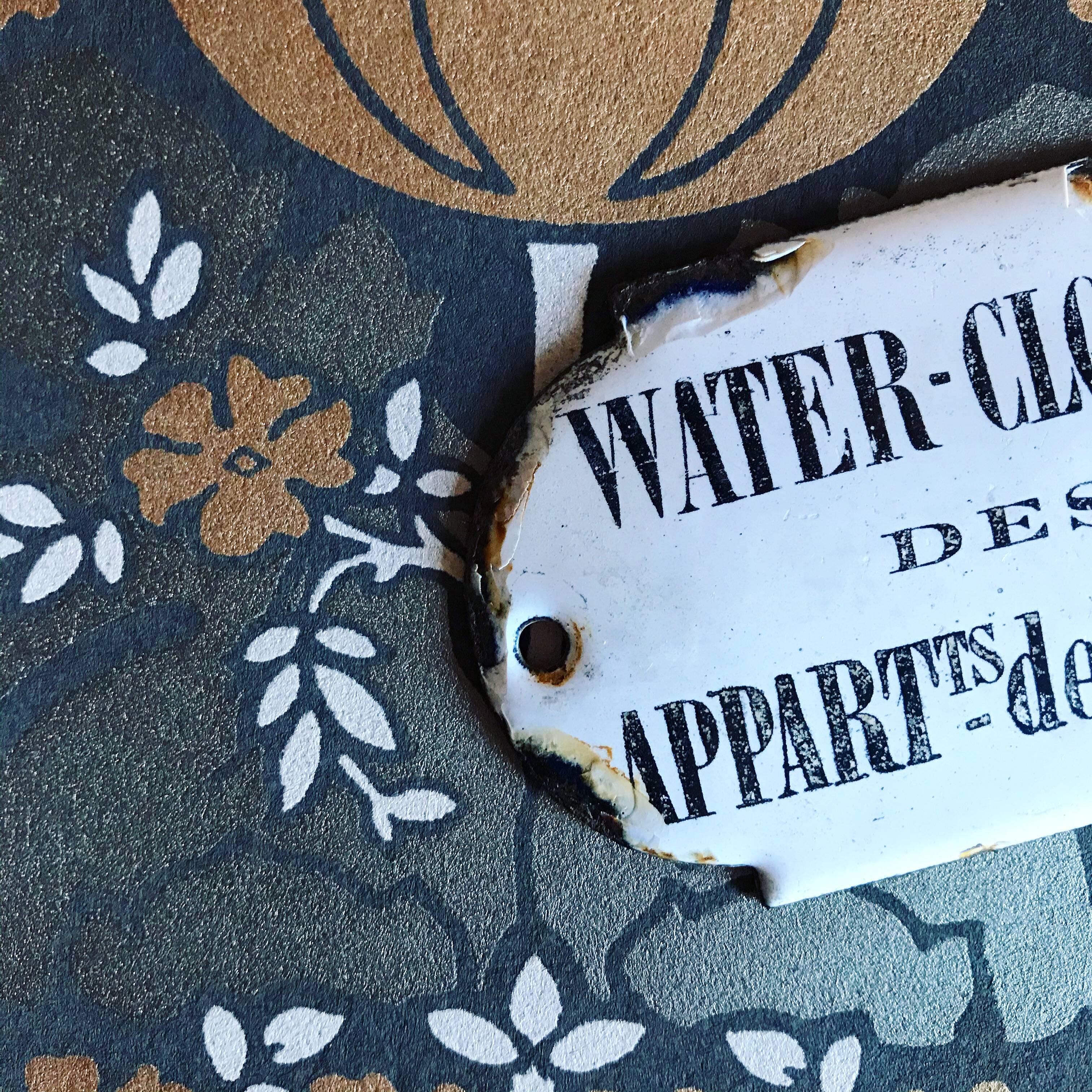Enamel plate "water-closets of right appartements". parisian building plate. around 1910s