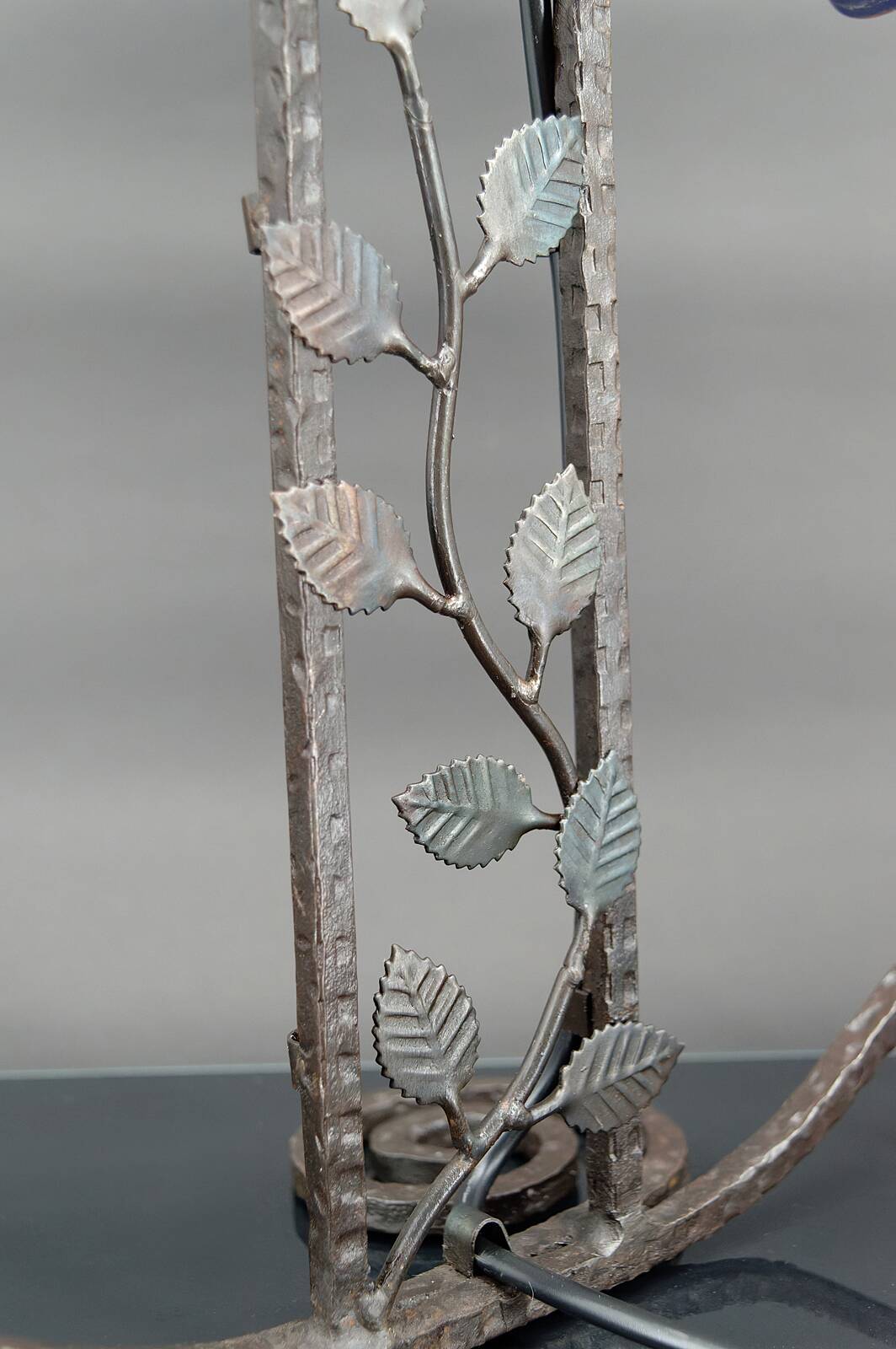 Two-headed wrought iron lamp by Muller, Art Deco, France, Circa 1920