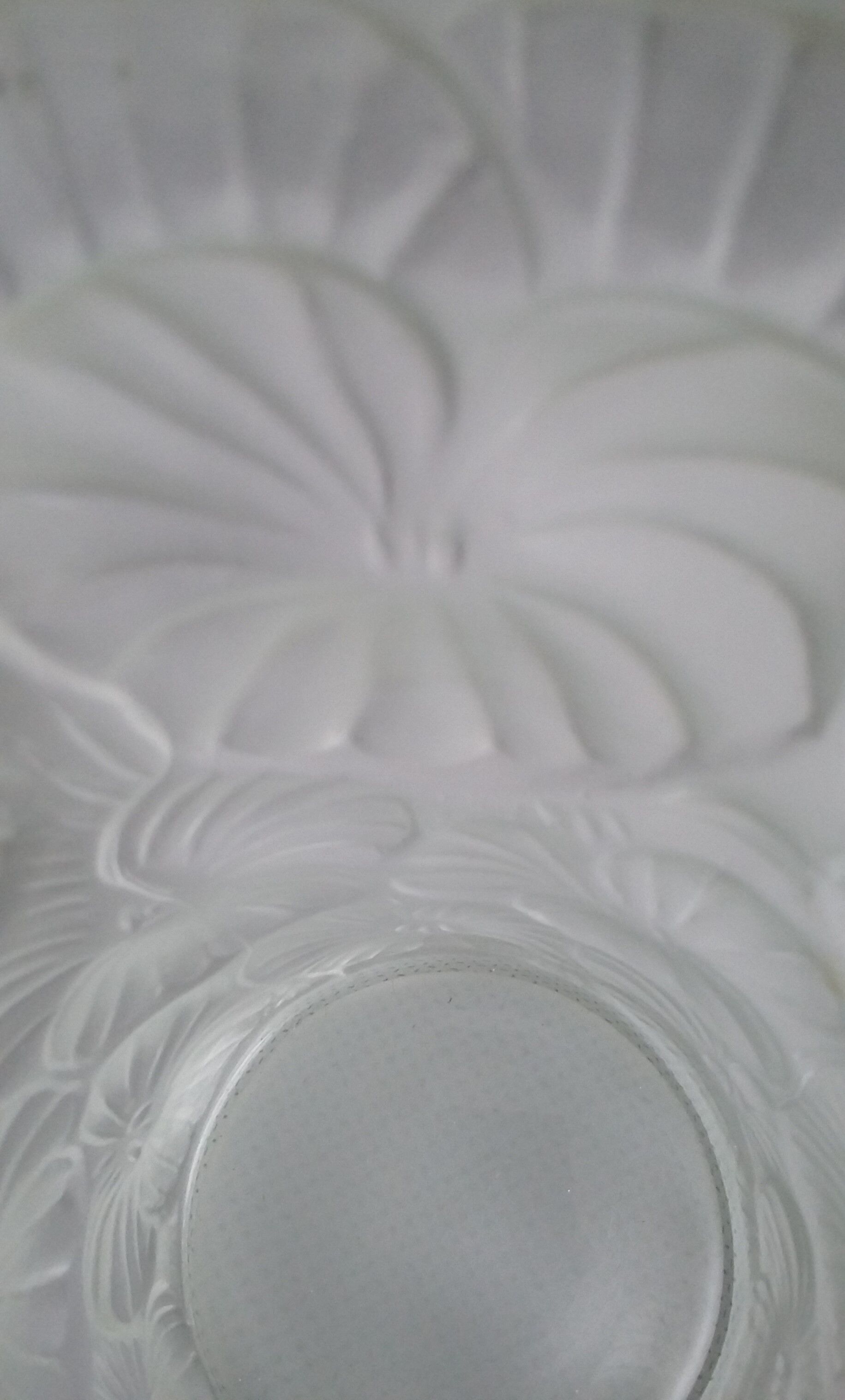 Vase en verre satiné art déco