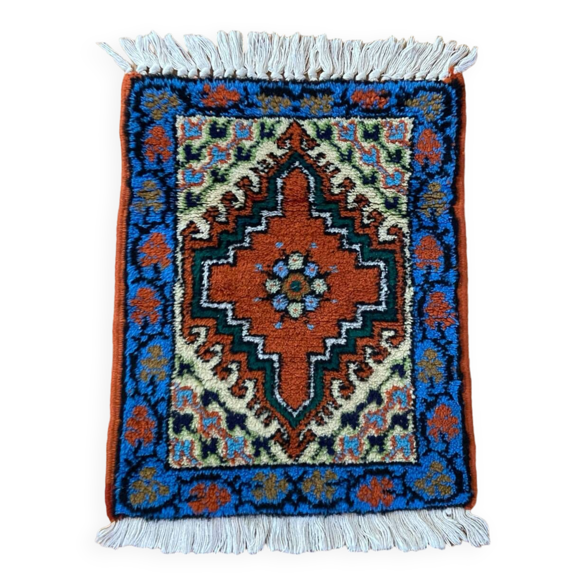 Oriental rug in hand-woven wool from the 20th century