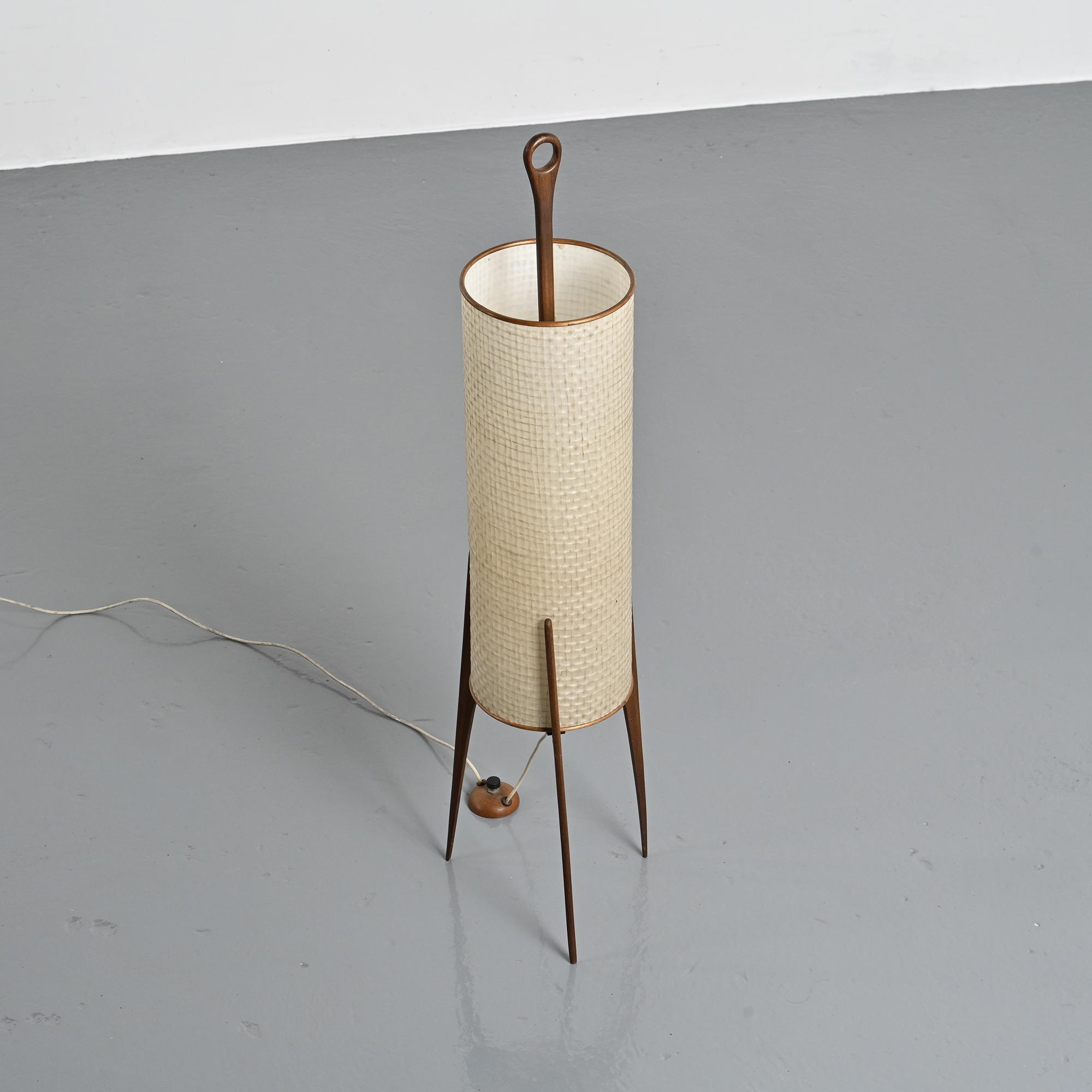 Lampadaire « Rocket » en bois, laiton et fibres, vers 1960