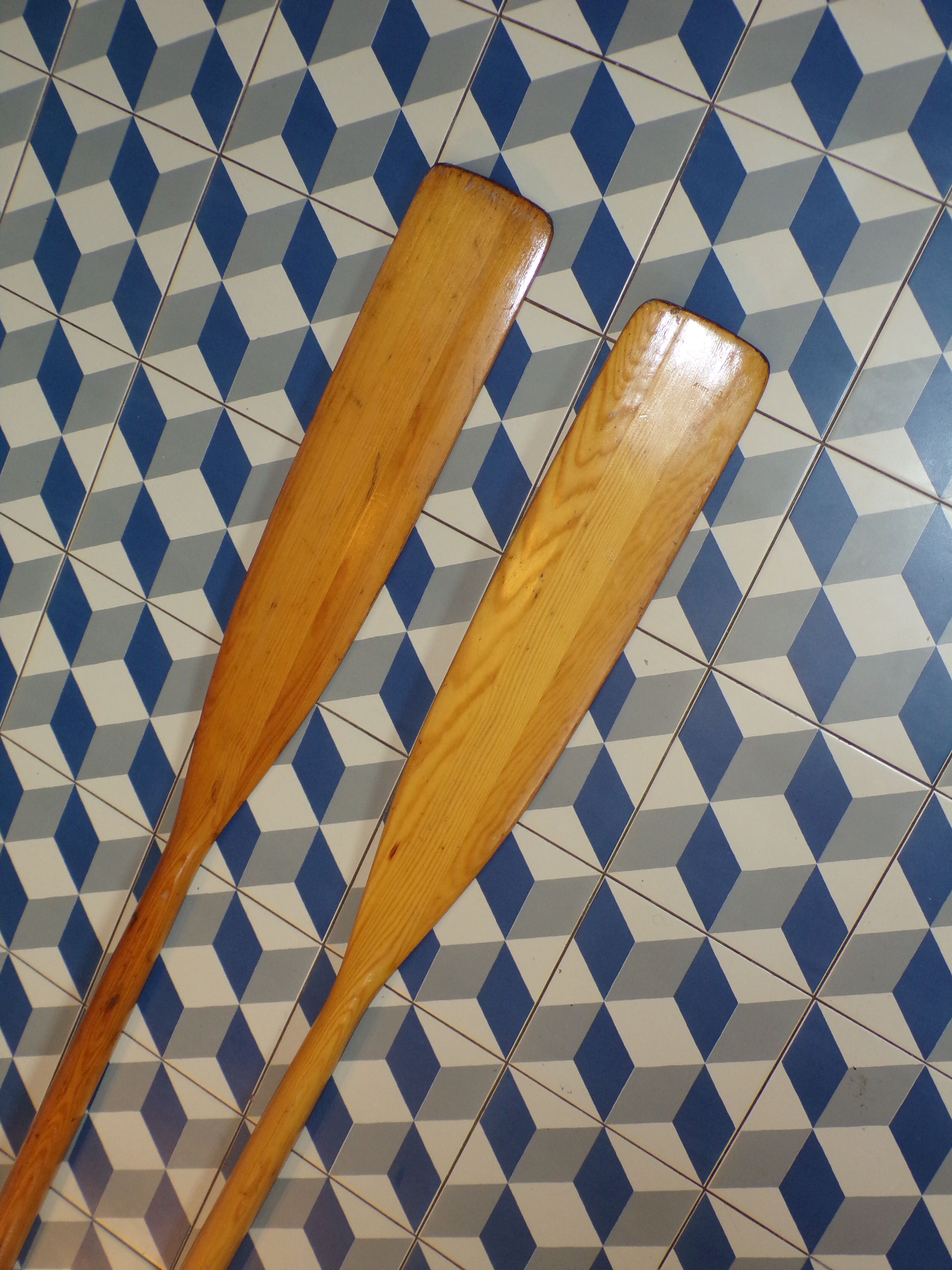 Old pair of paddle wooden 2.25 m