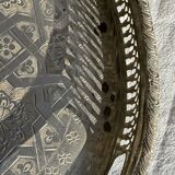 Oval Moroccan plateau engraved on a base 50x35.