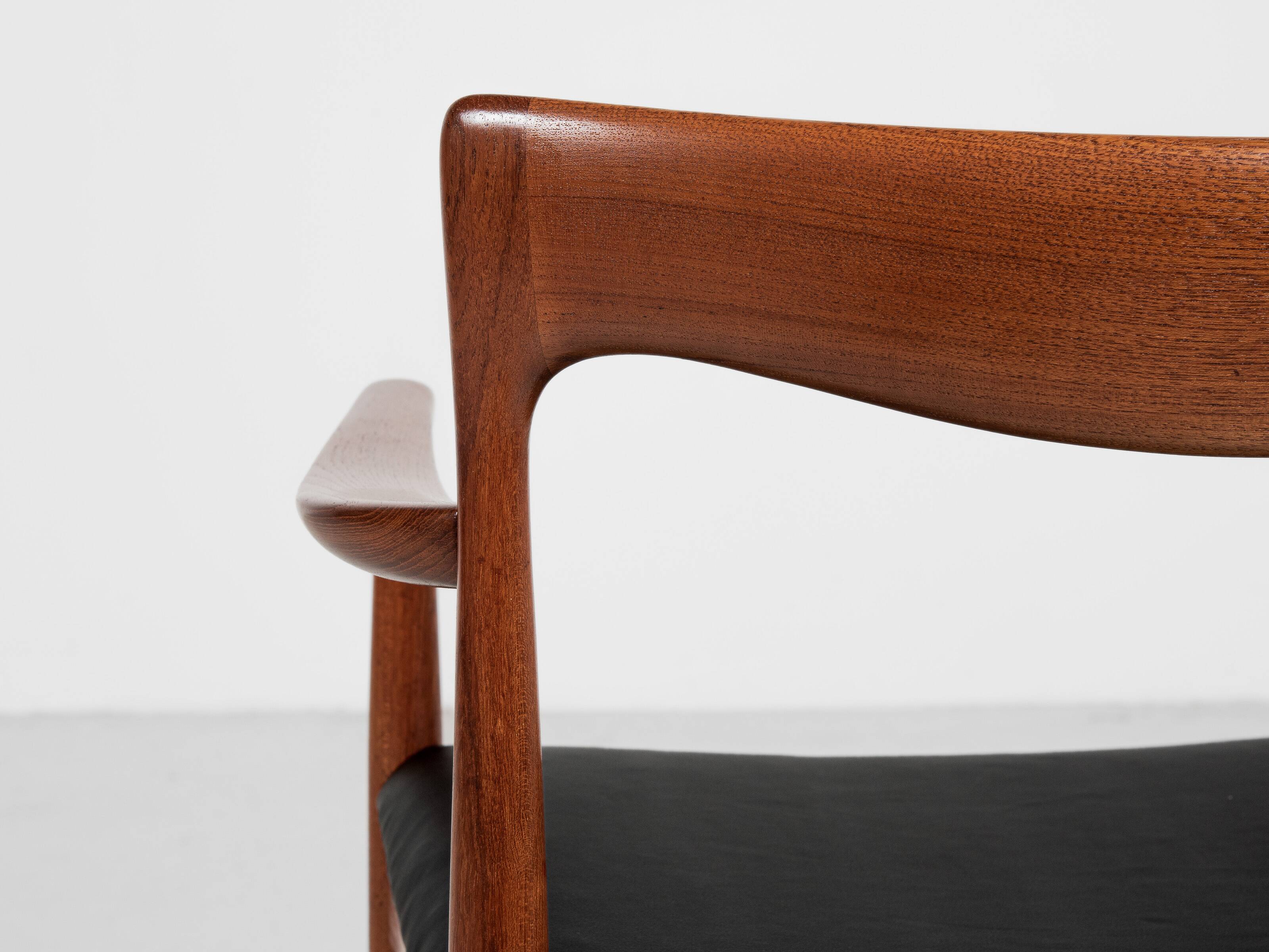 Midcentury Danish chair with armrests in teak and new skai by Arne Vodder for Vamo 1960s