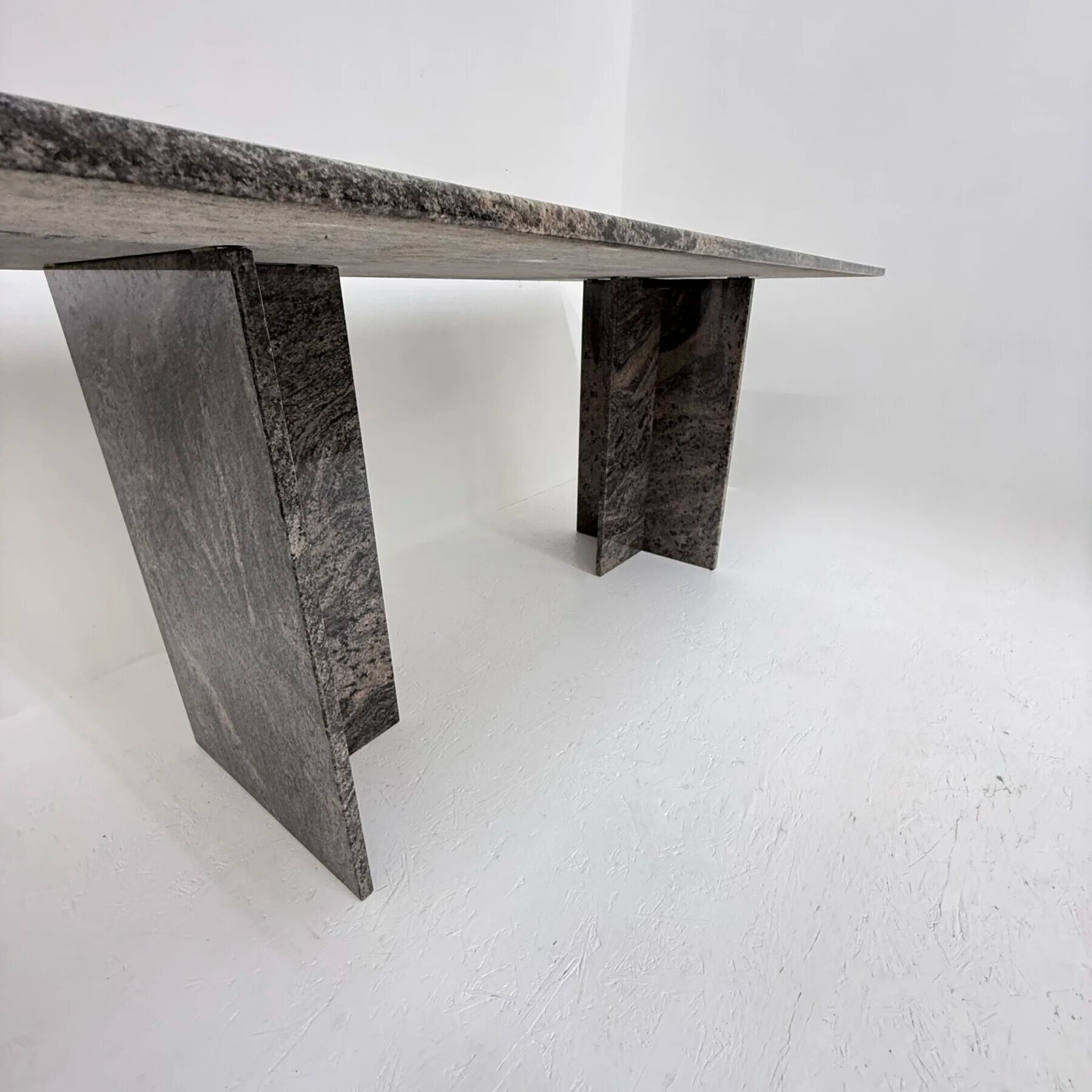 Mid-century design granite dining table, 1970shttps://nuvintage.nl/product/