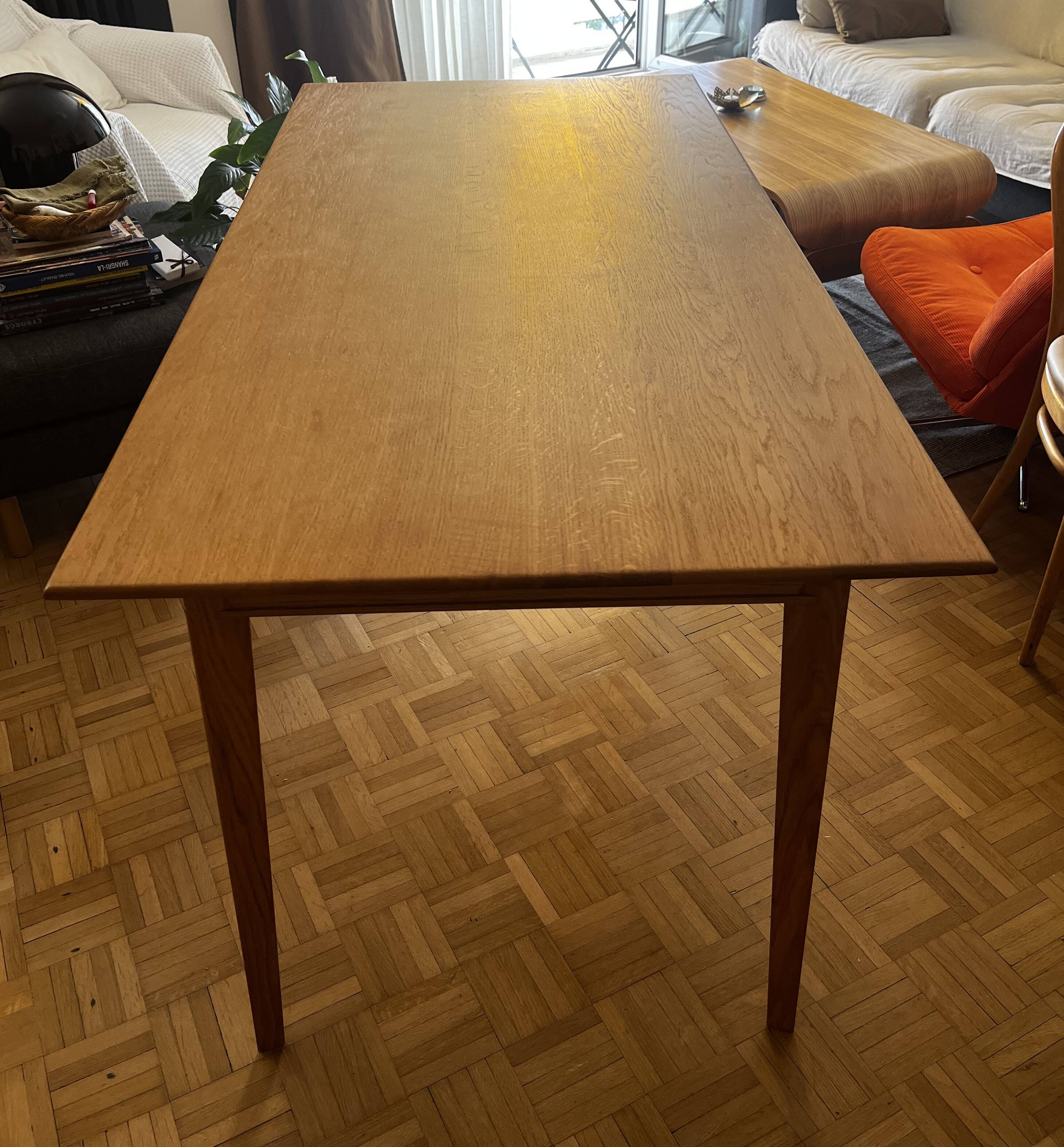 Table à manger sur-mesure en chêne massif — style scandinave - ébéniste