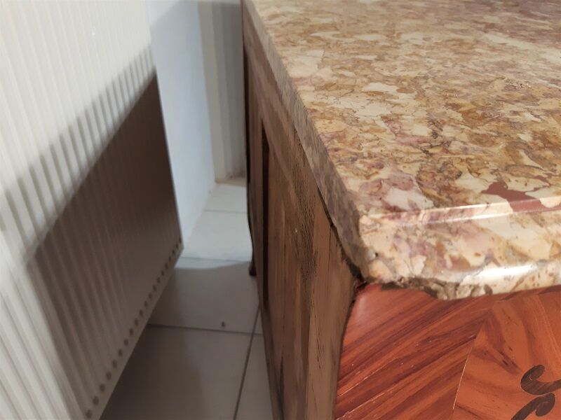 Comfortable style Louis XV rosewood, curved all sides, décor marked with flowers