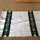 Set of 5 napkins and a table runner