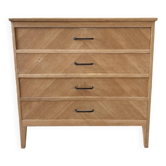 Old wooden chest of drawers