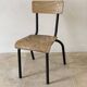 Chaise d’école vintage enfant bois et métal noir style industriel