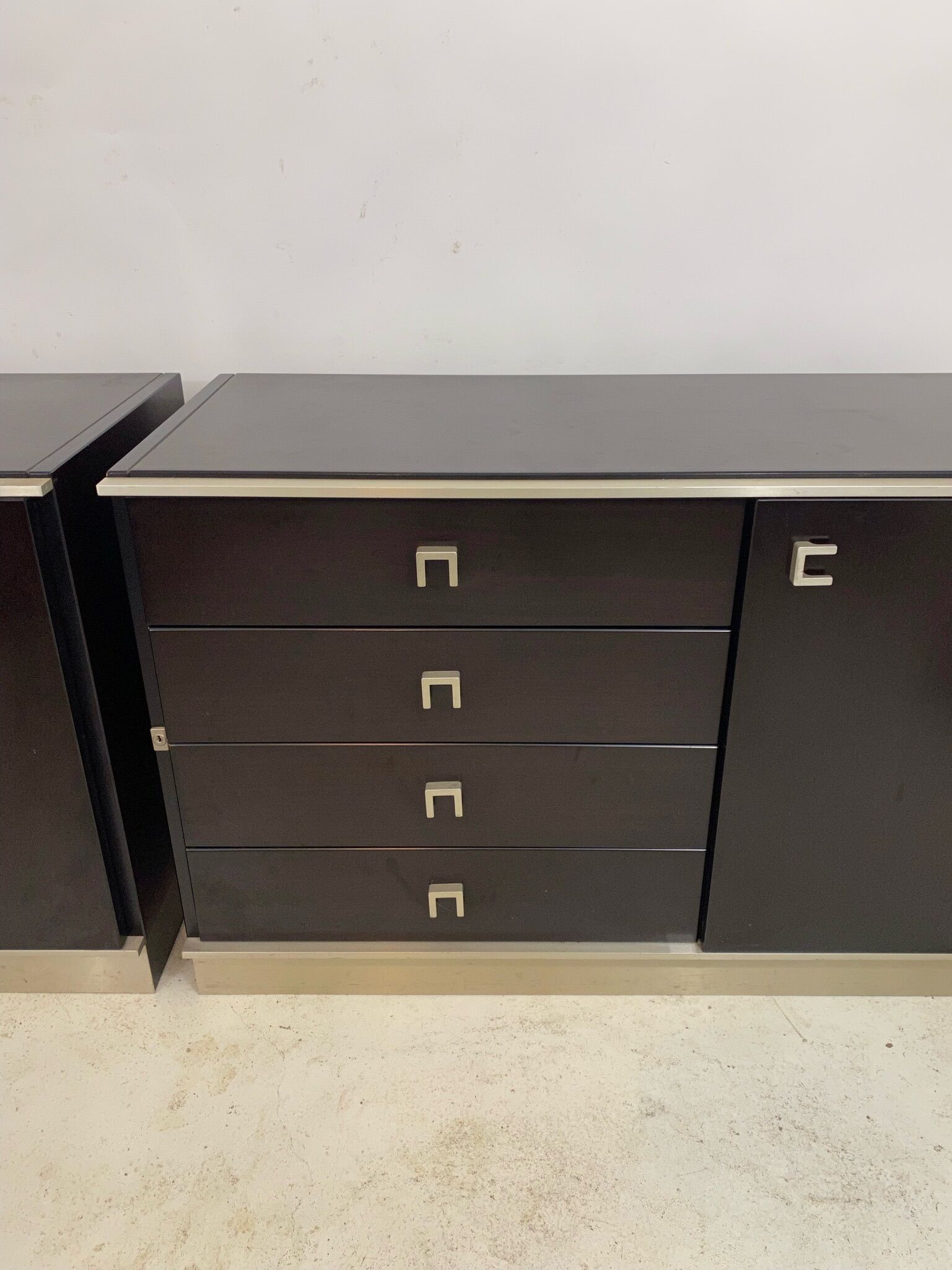 Pair of chests of drawers abbondinterni mahogany almost black.