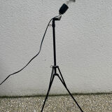 Tripod lamp