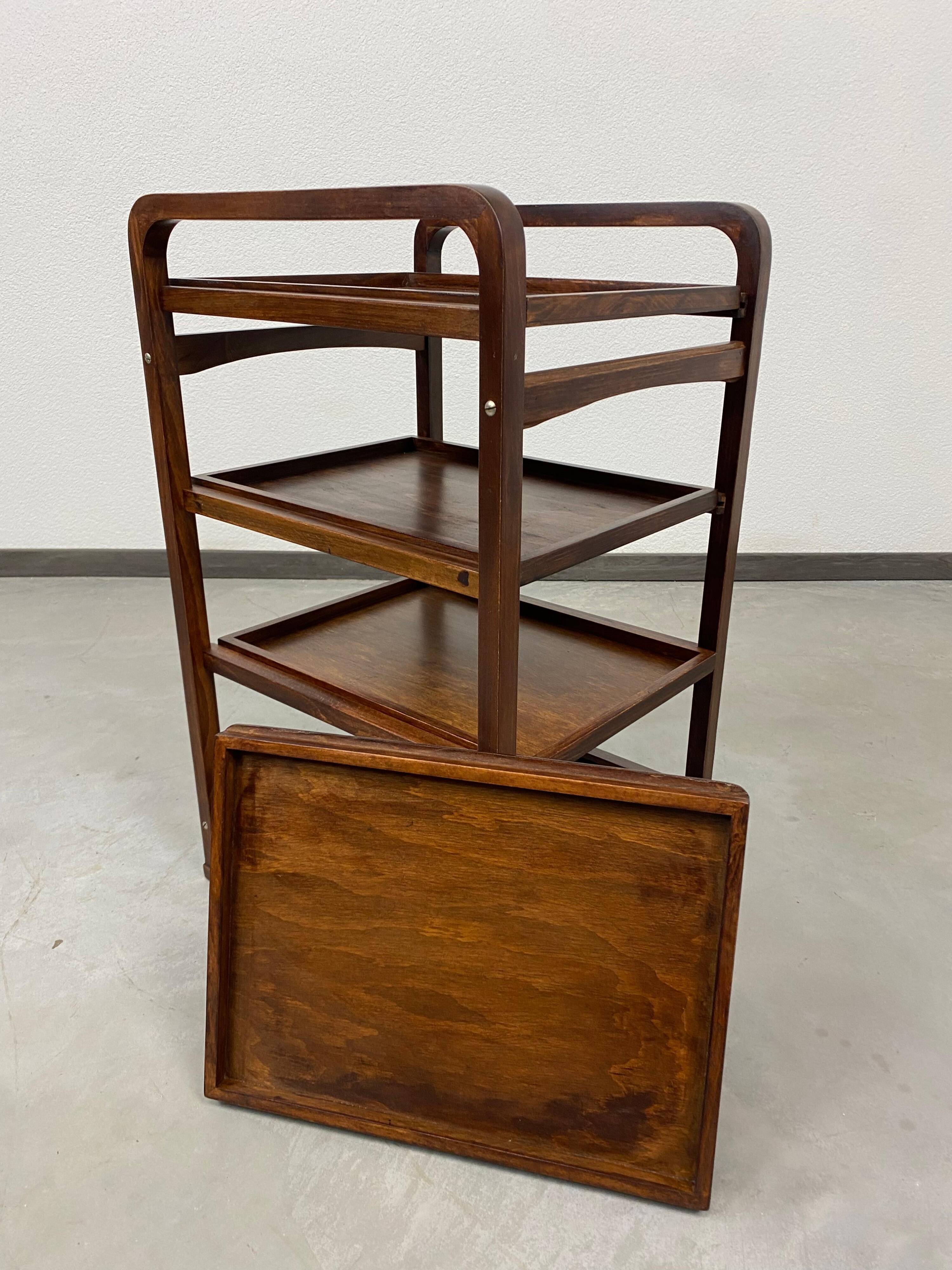 Thonet shelves