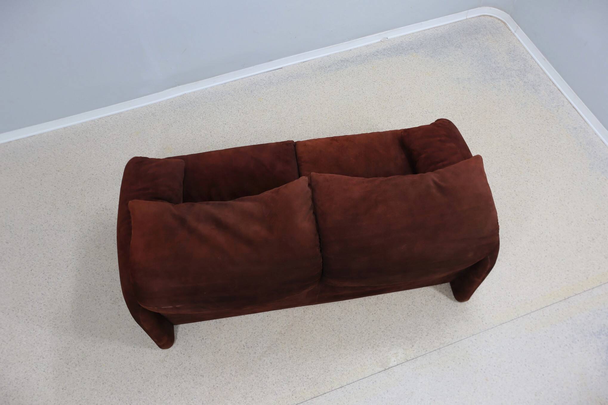Canapé Maralunga 2 places en cuir suédé Cassina années 1970