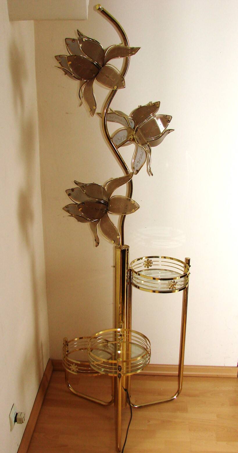 Floor lamp with flower bed - Hollywood Regency, brass and glass, 1970s.