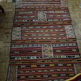 Tapis artisanal berbère tissé à la main