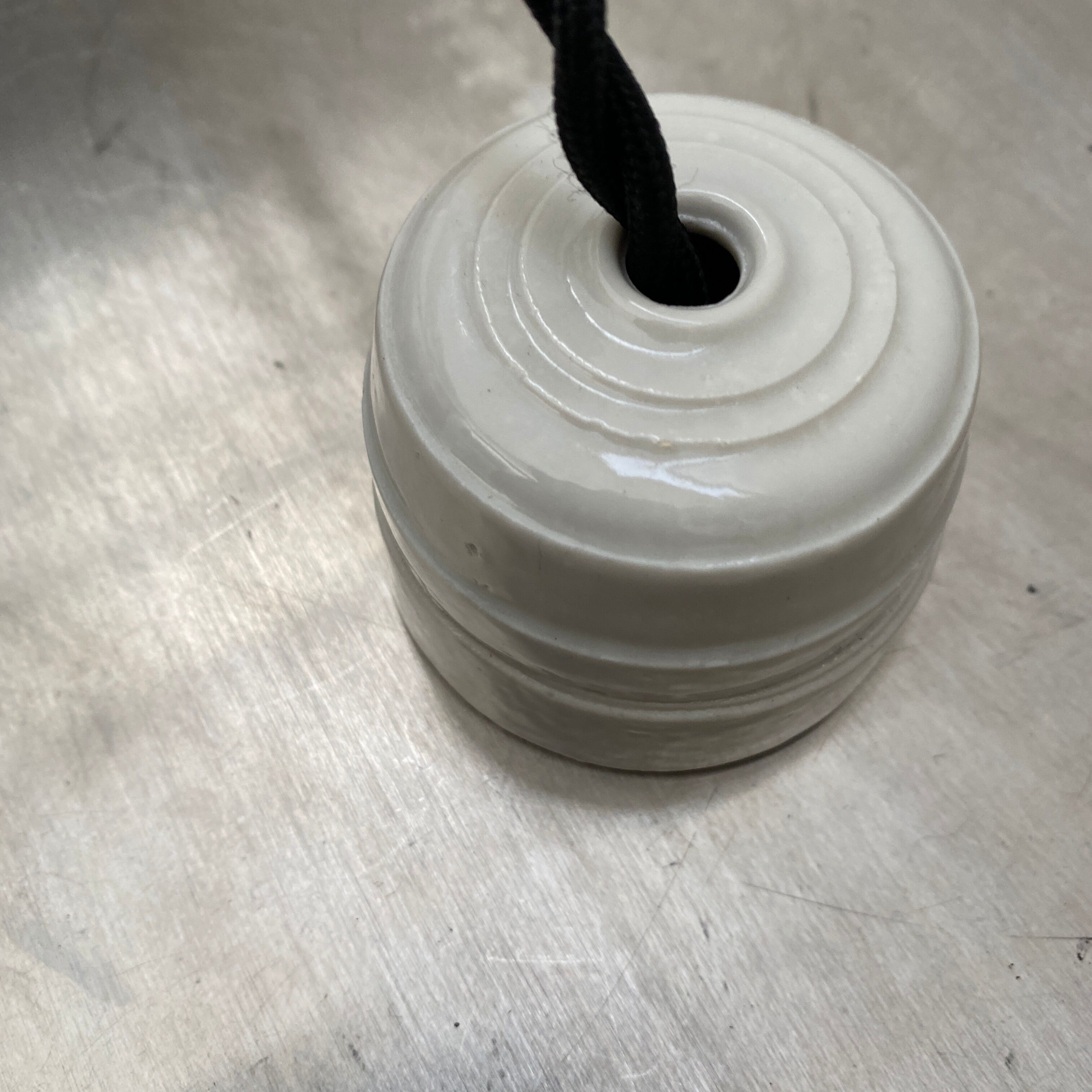 Lot 3 opaline hanging lamps