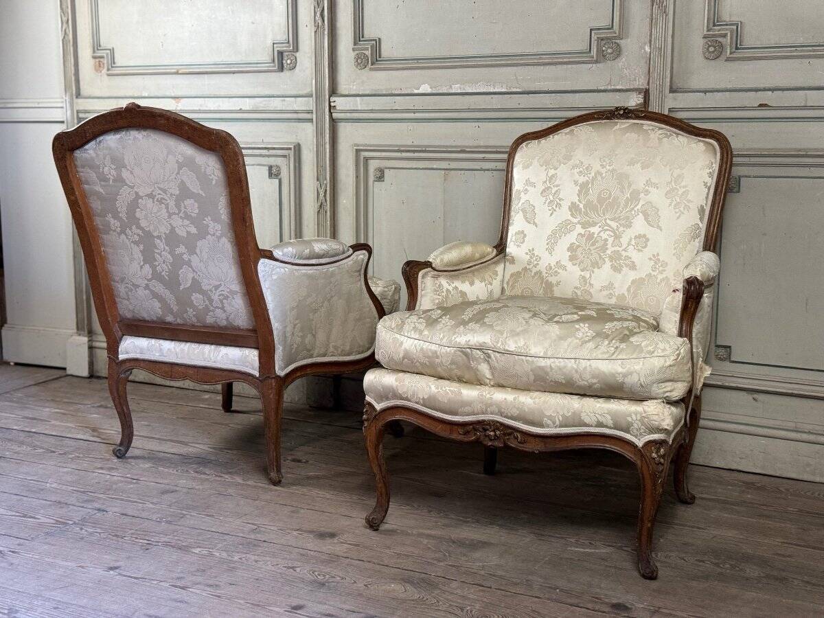 Pair of large Louis XV armchairs stamped Nicolas Quinibert Foliot, Paris, 18th century