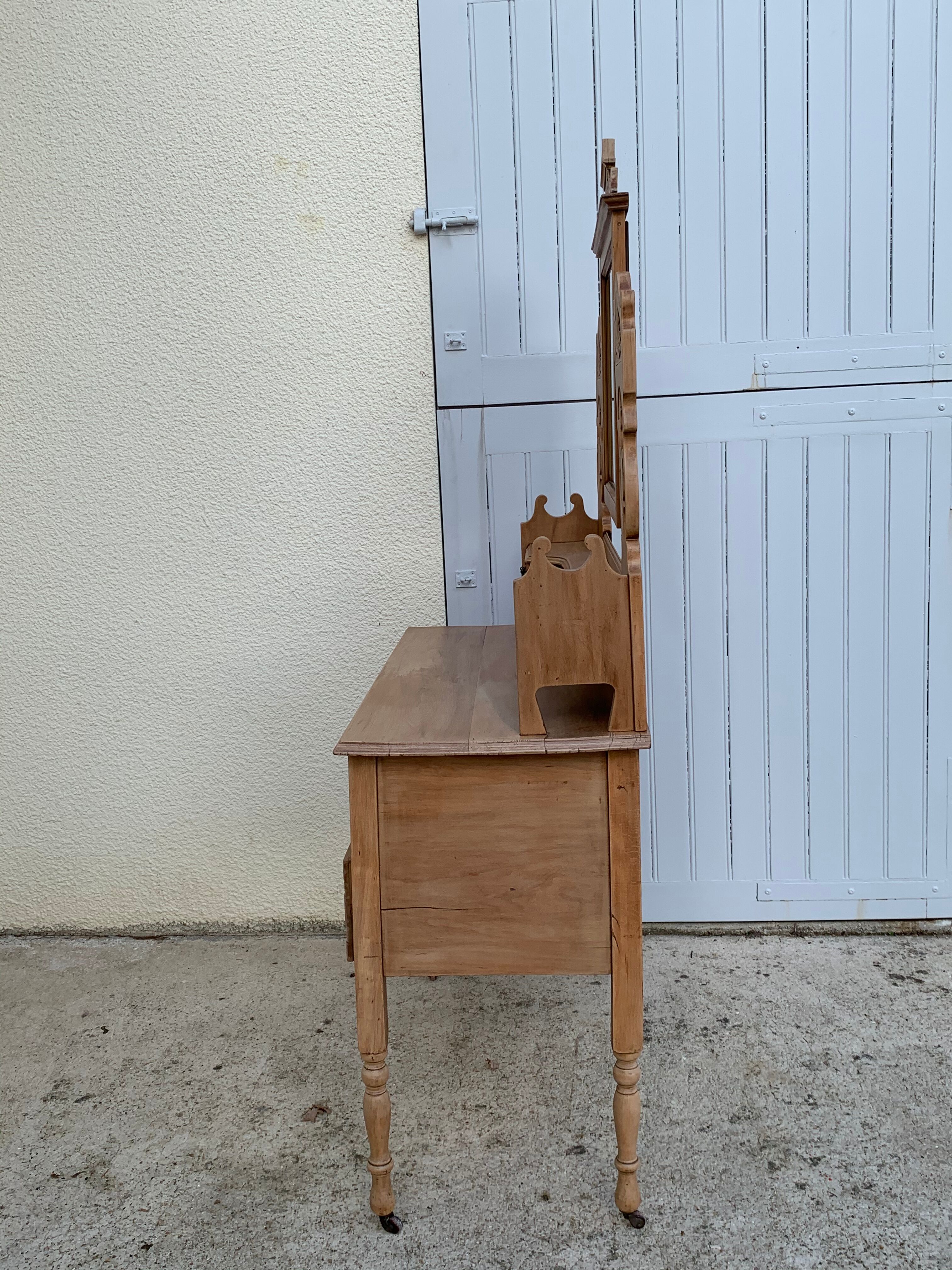 English dressing table 1900