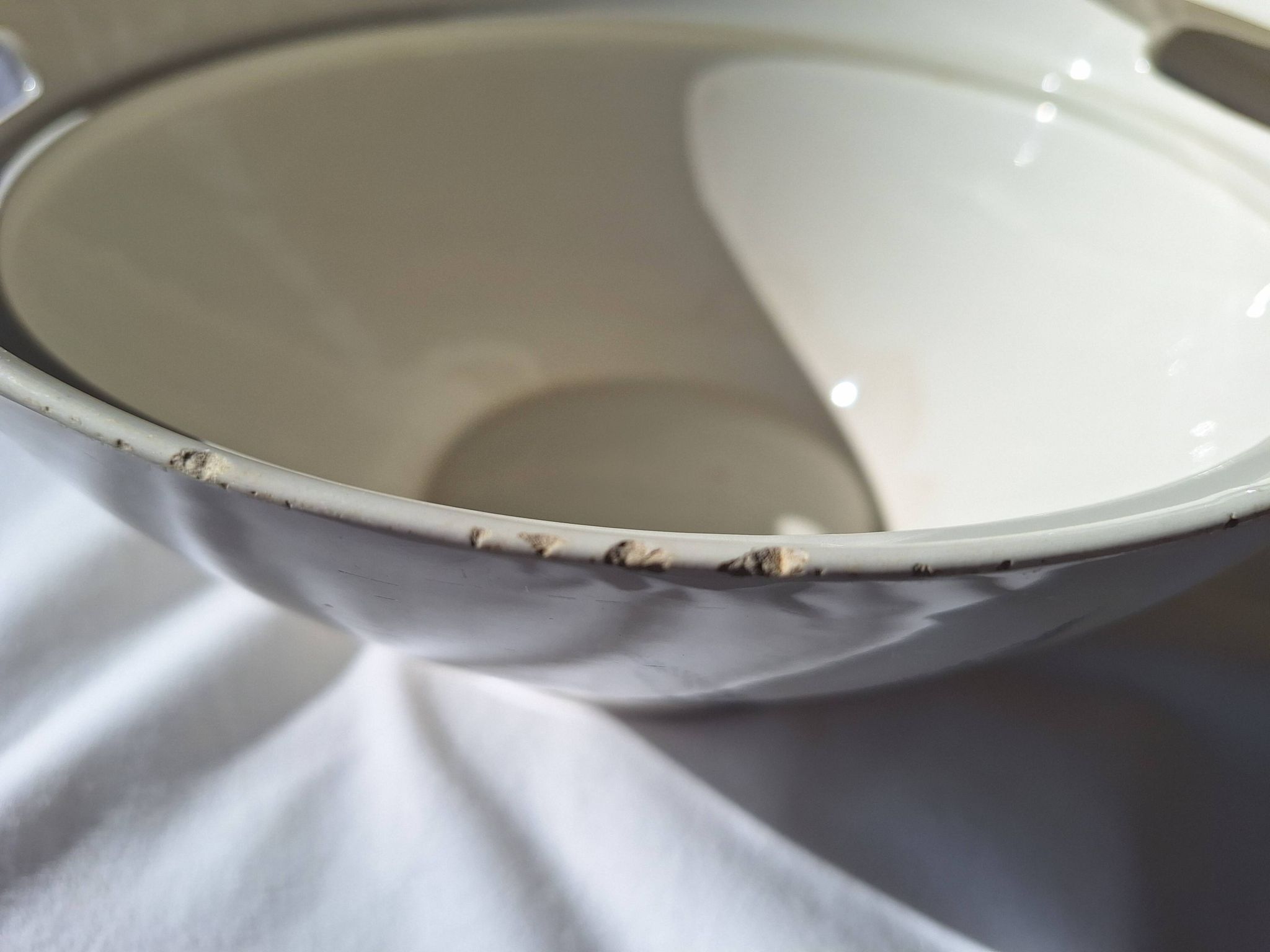 Soupière en porcelaine de Gien