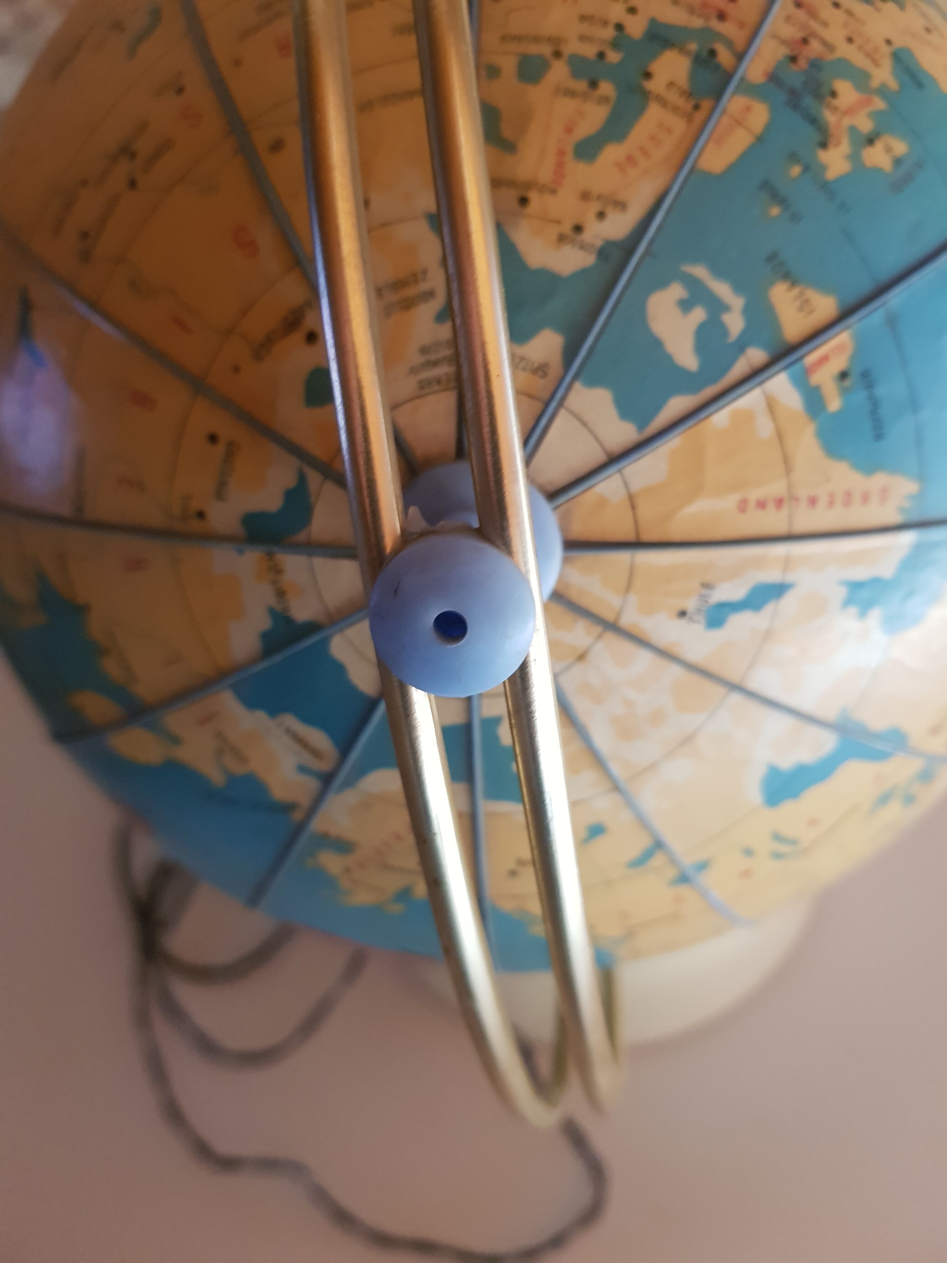 Globe Terrestre Mappemonde "Radio-Célard" Year 1955