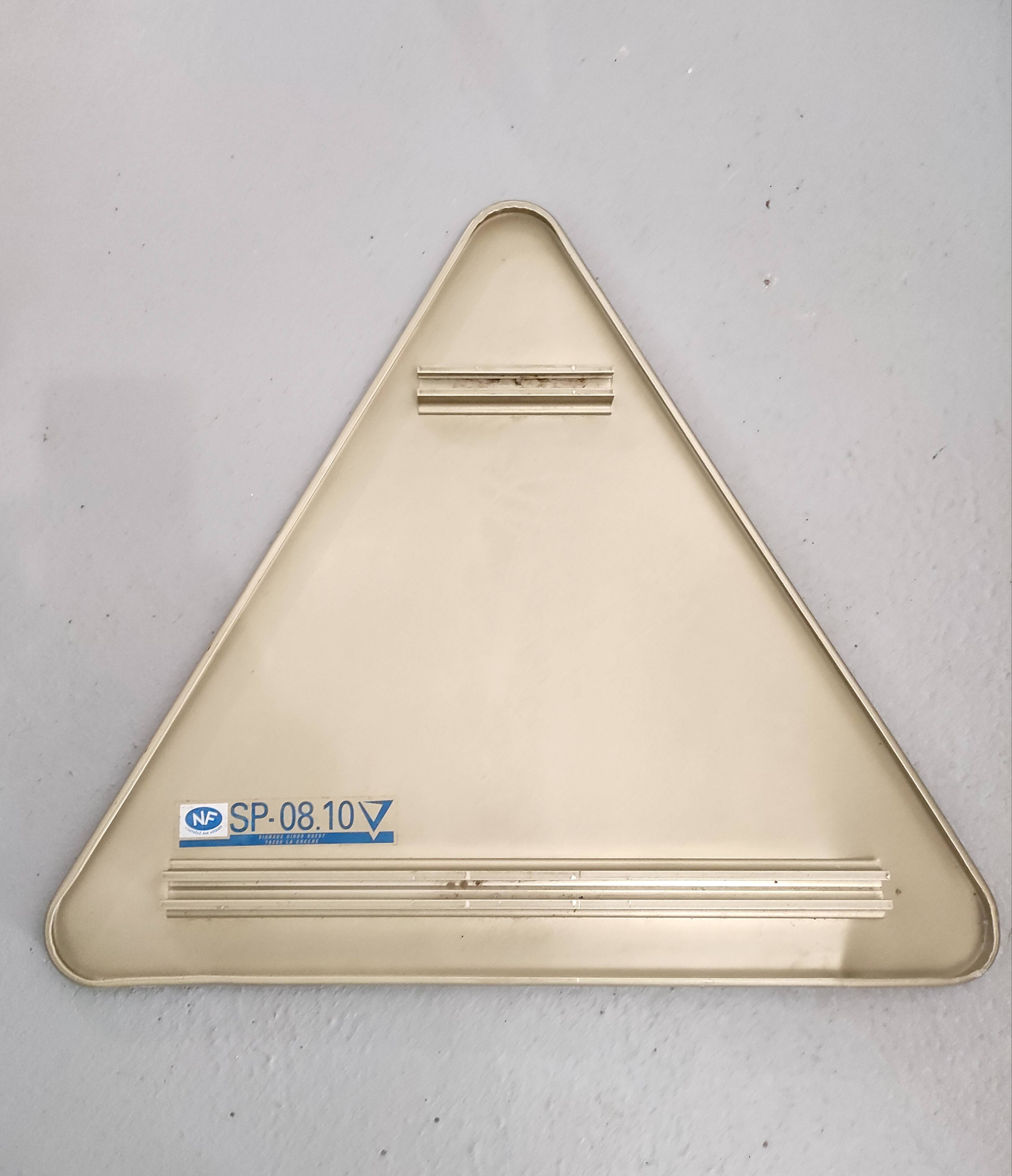 Railway traffic sign