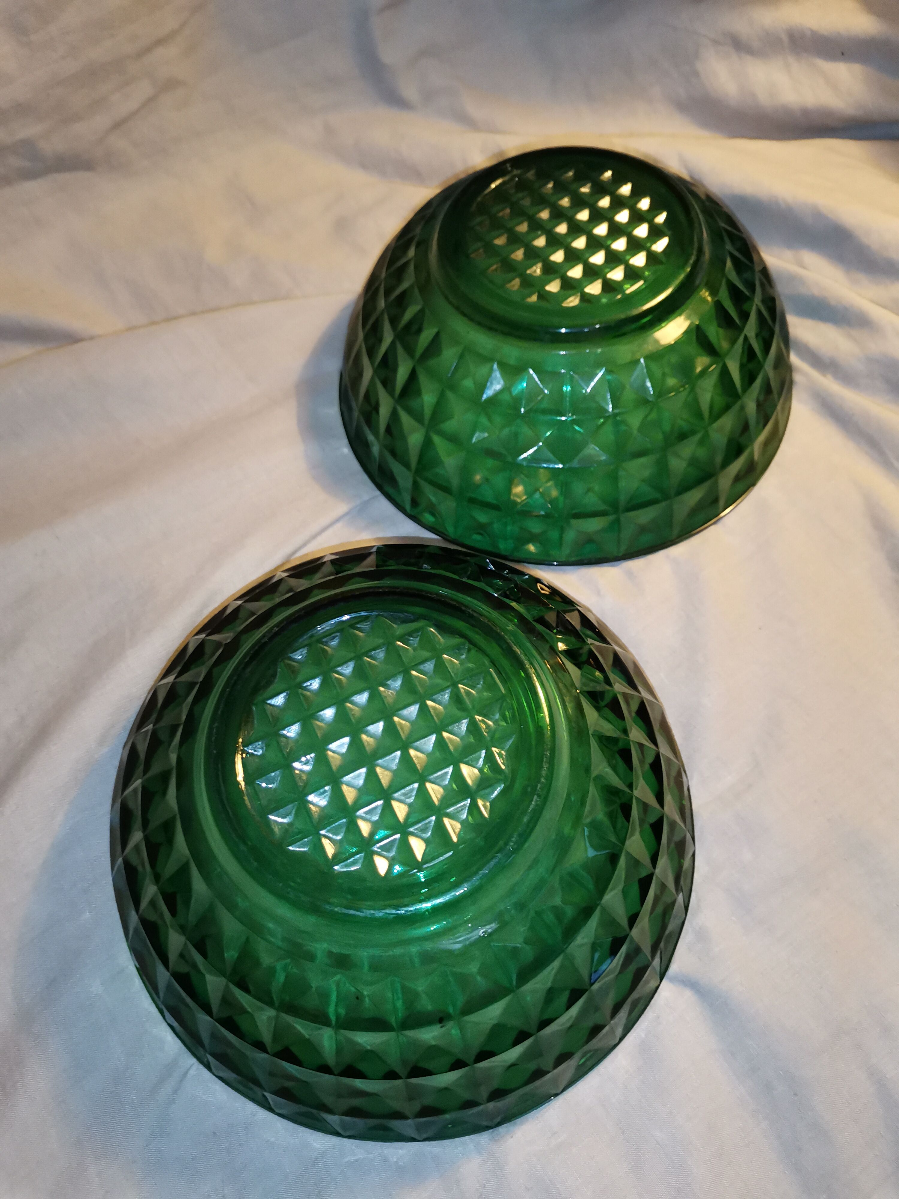 2 salad bowls green 70s