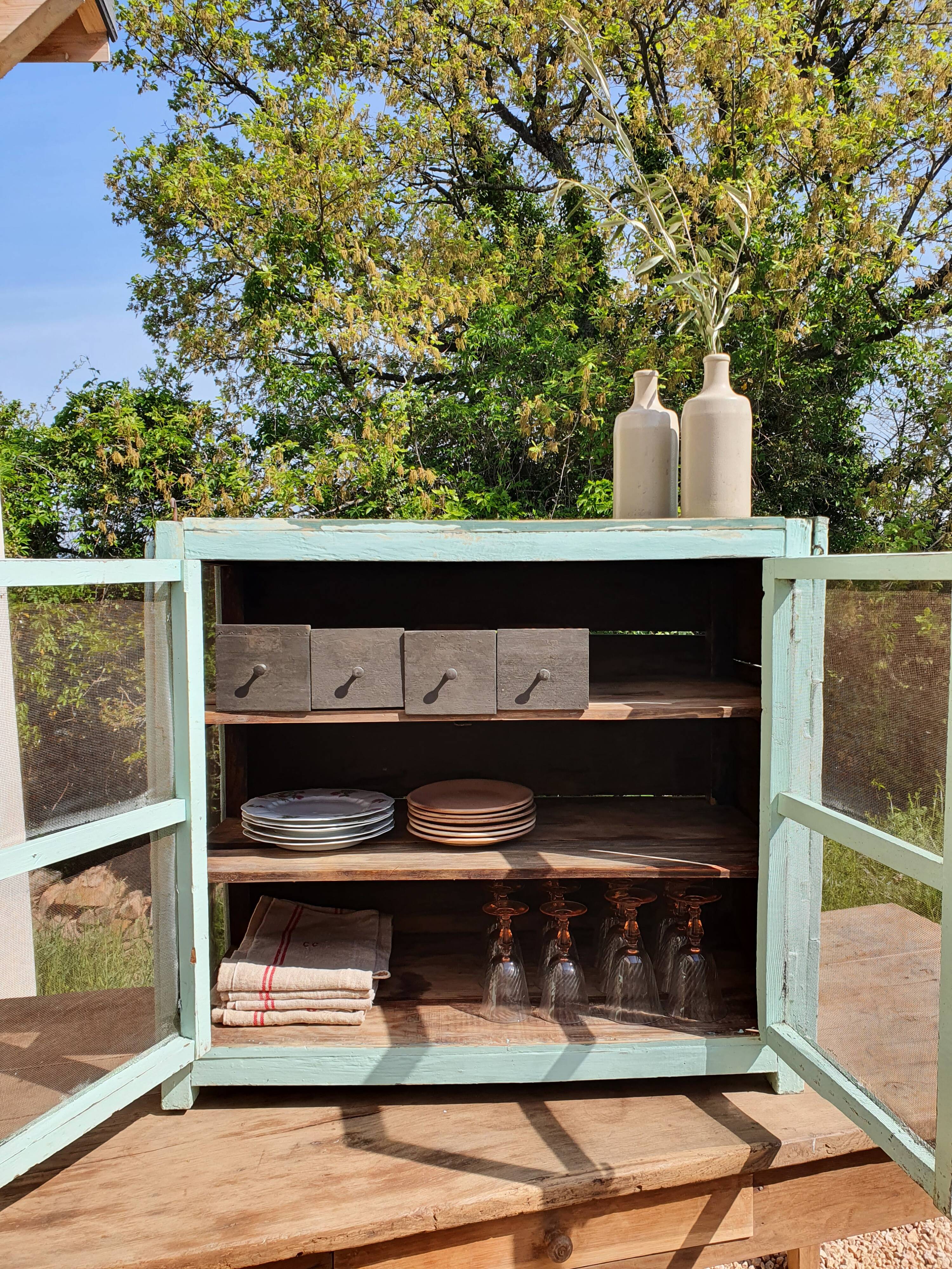 Meuble garde-manger