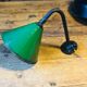 Lampe applique industrielle en vert et blanc