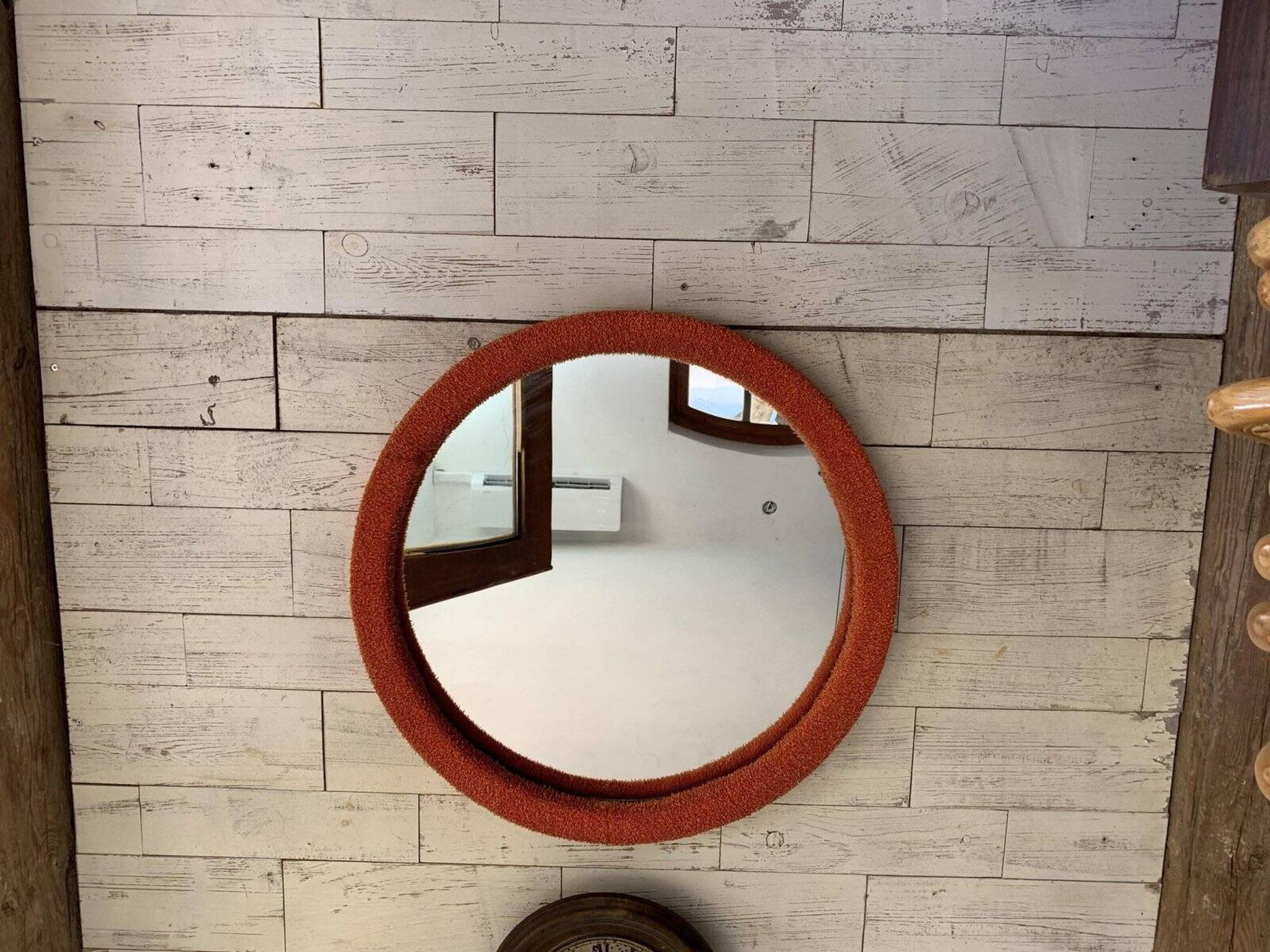 Miroir mural avec tissu orange, années 1950