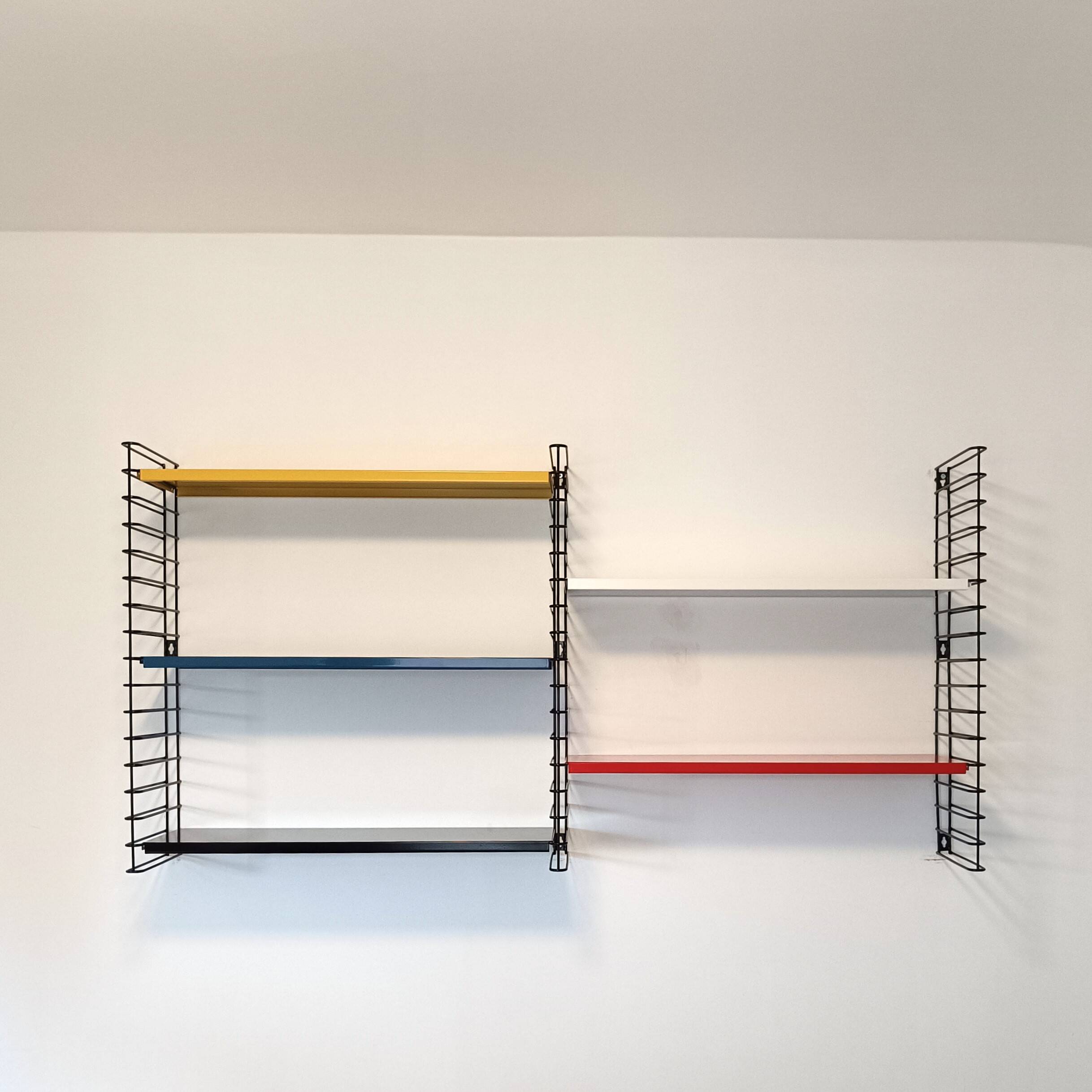 Tomado wall unit with metal shelves by Dekker – Tomado