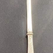 Coupe-papier ouvre-lettre en métal argenté de style Louis XIV