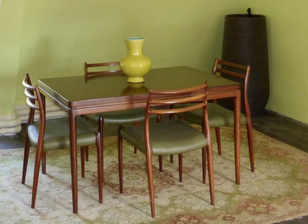 Table avec rallonges par Johannes Anderson édition Christian Linneberg