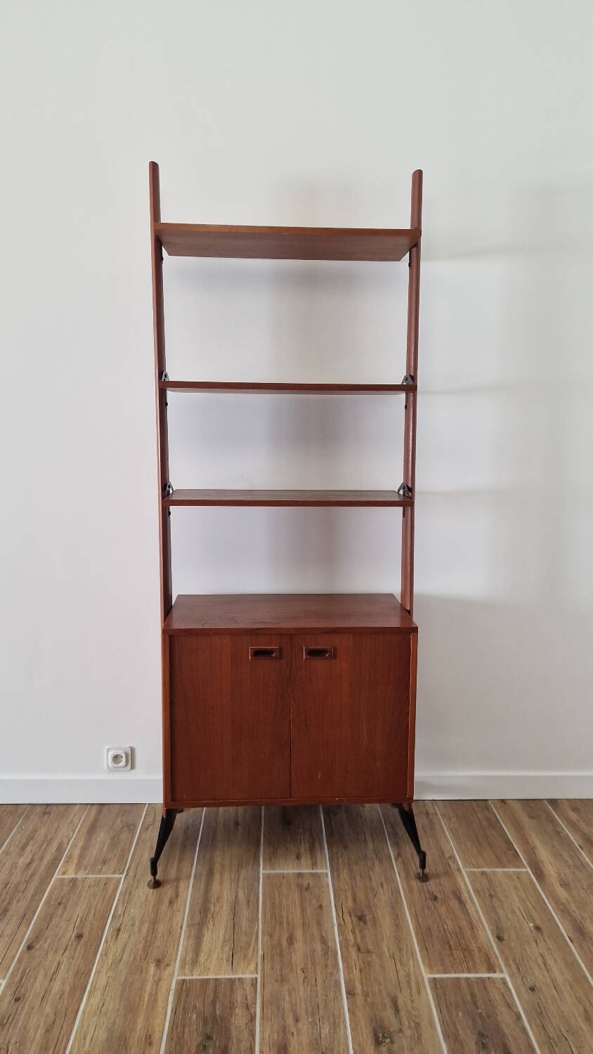 Freestanding Italian bookcase in teak and brass from the 60s