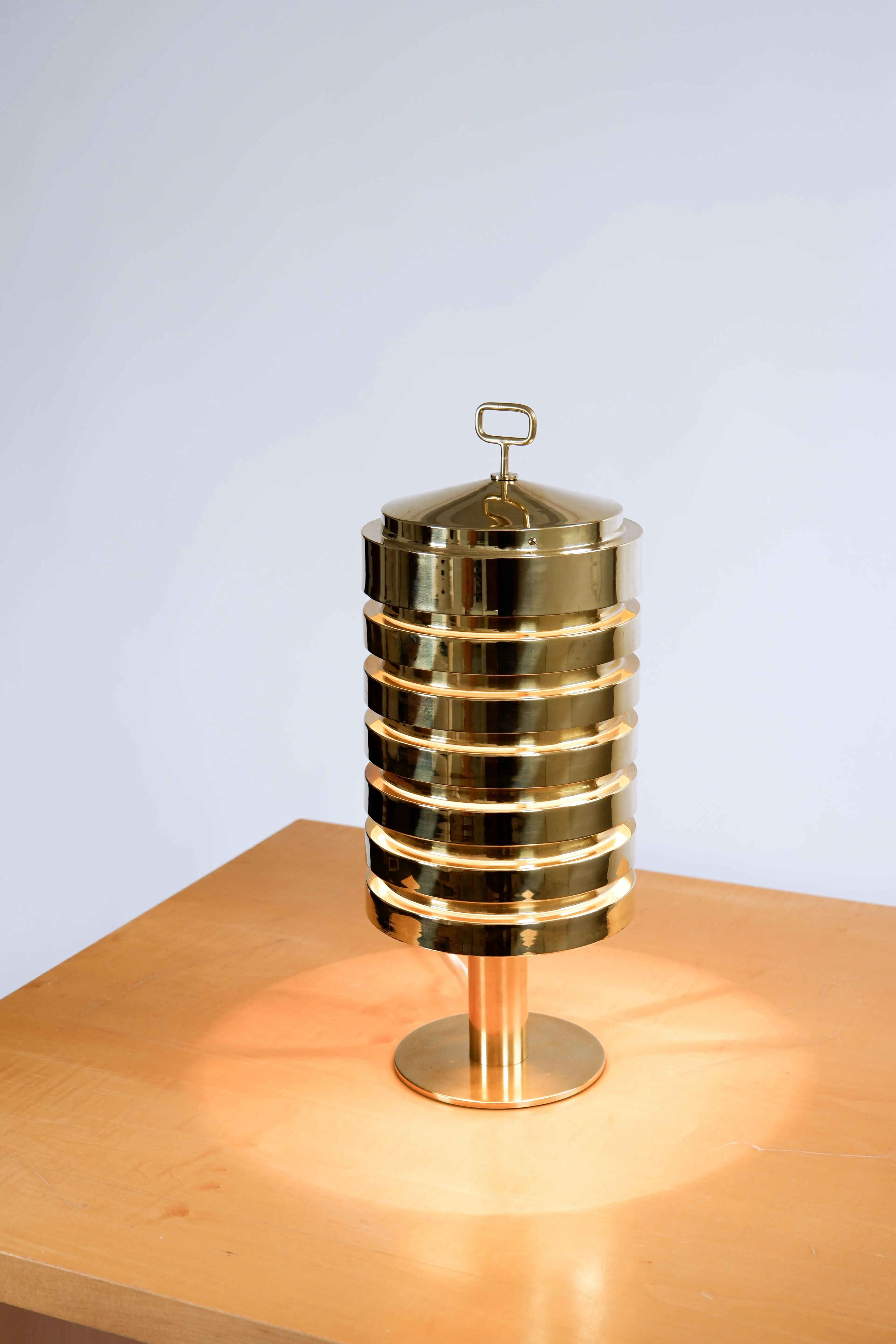 Hans Agne Jakobsson B99 table lamp. Circa 1960.