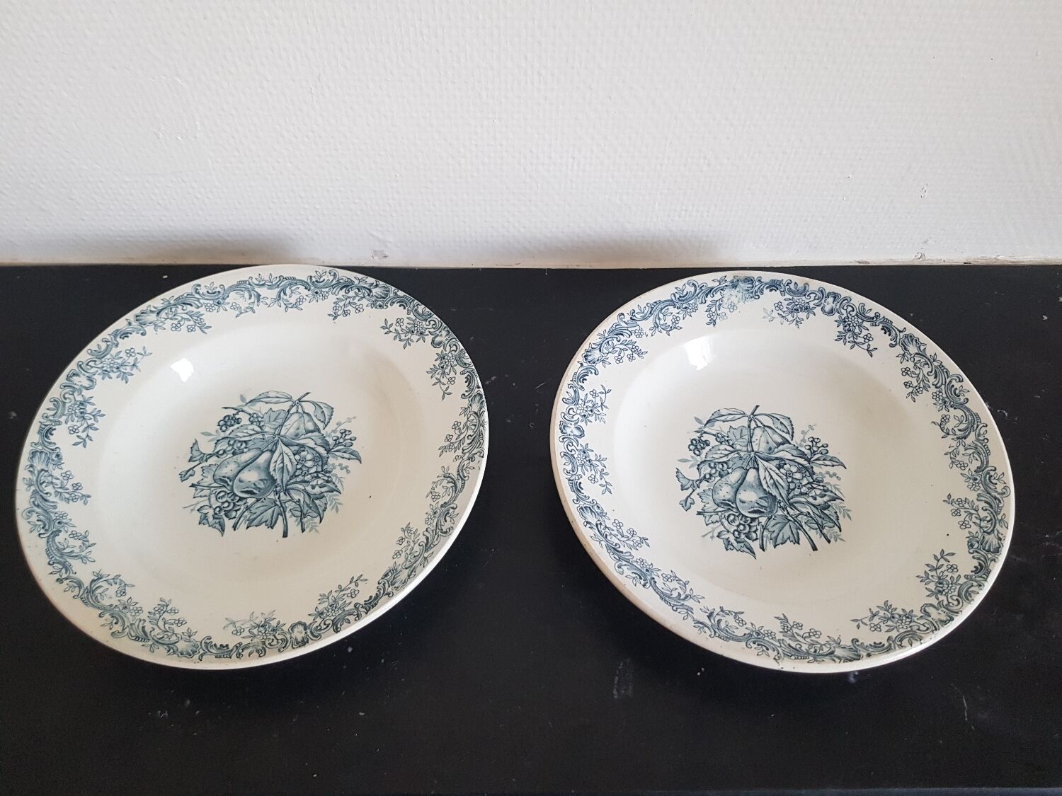 Set of 6 hollow plates iron earth