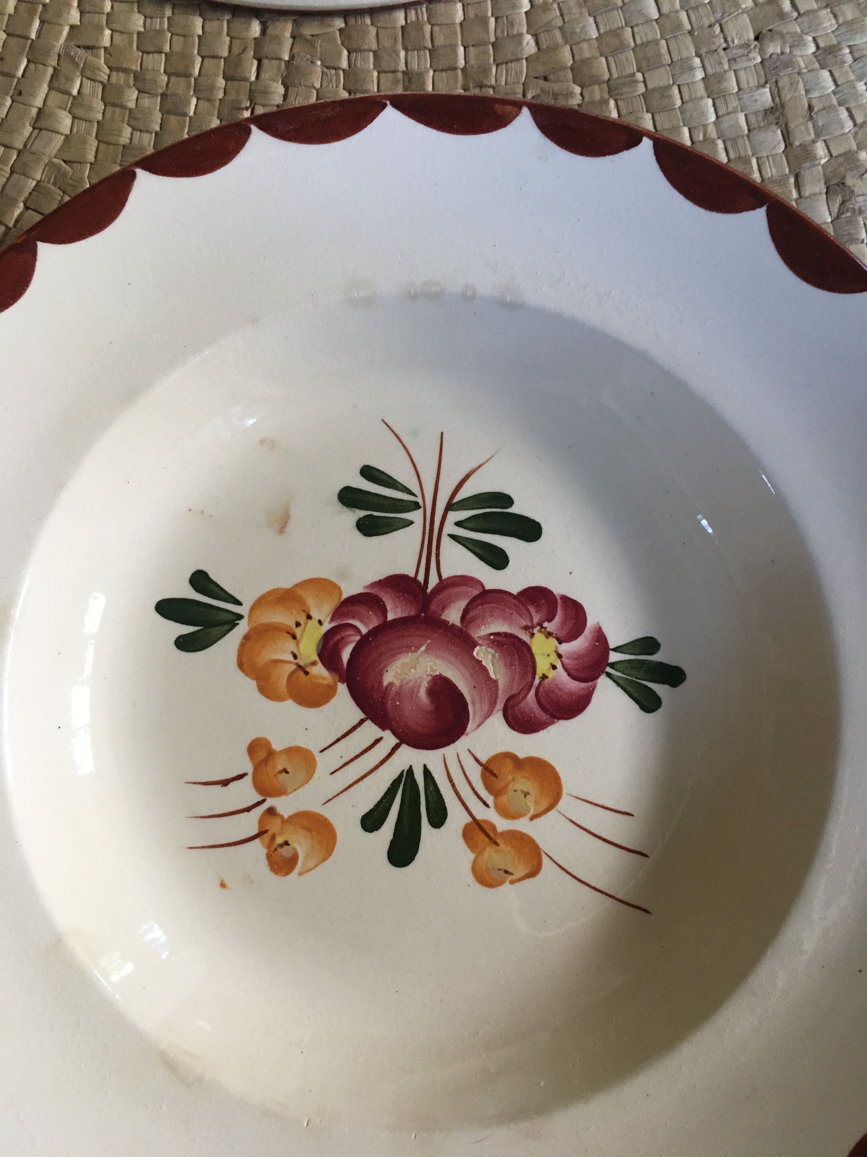 Series of 8 soup plates