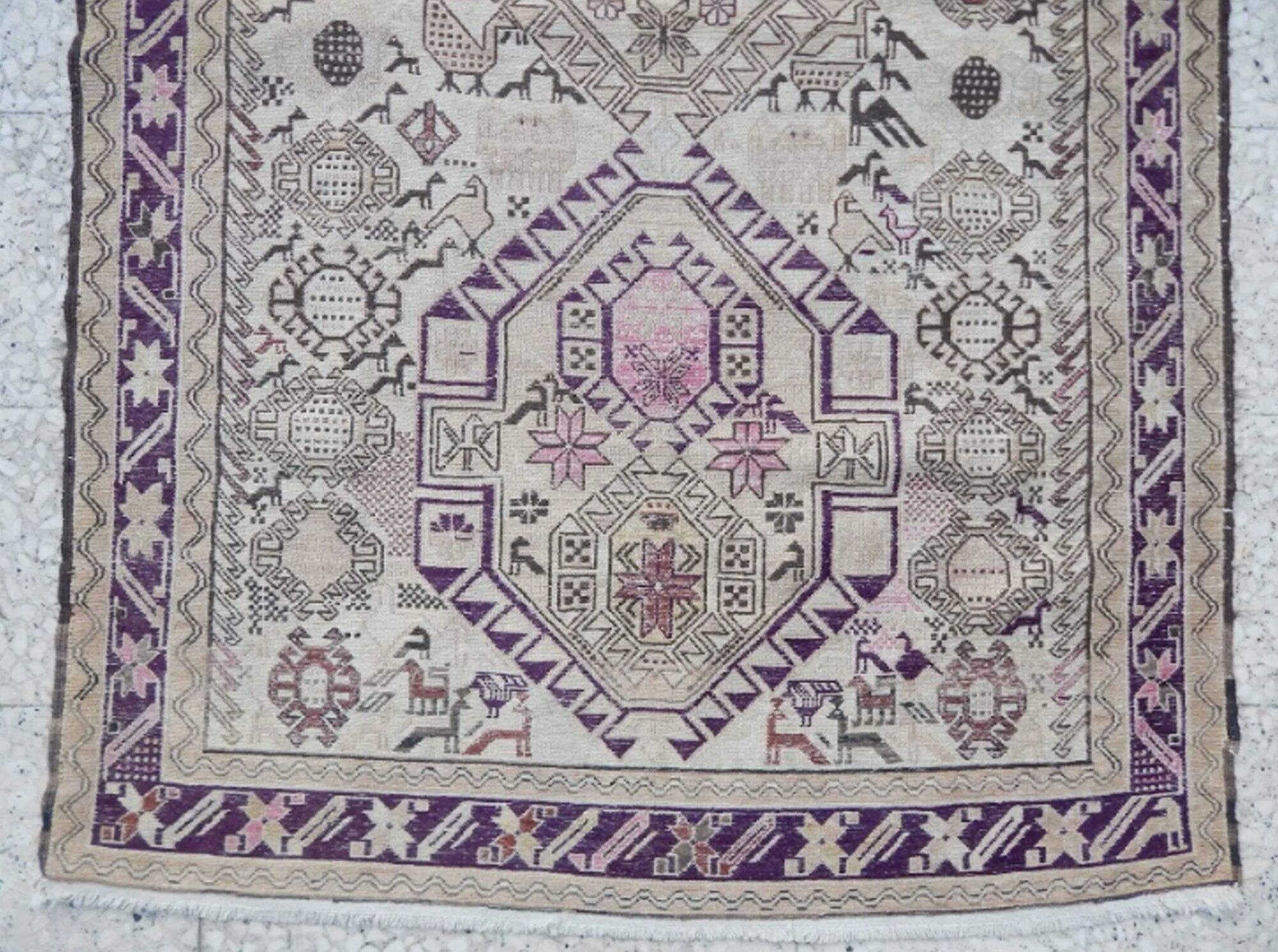 Vintage handmade Turkish rug 119x189 cm