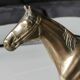 Sculpture Cheval vintage en position d arrêt/observation, en laiton massif. 23 x 19 cm