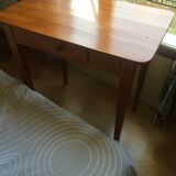 Desk table
