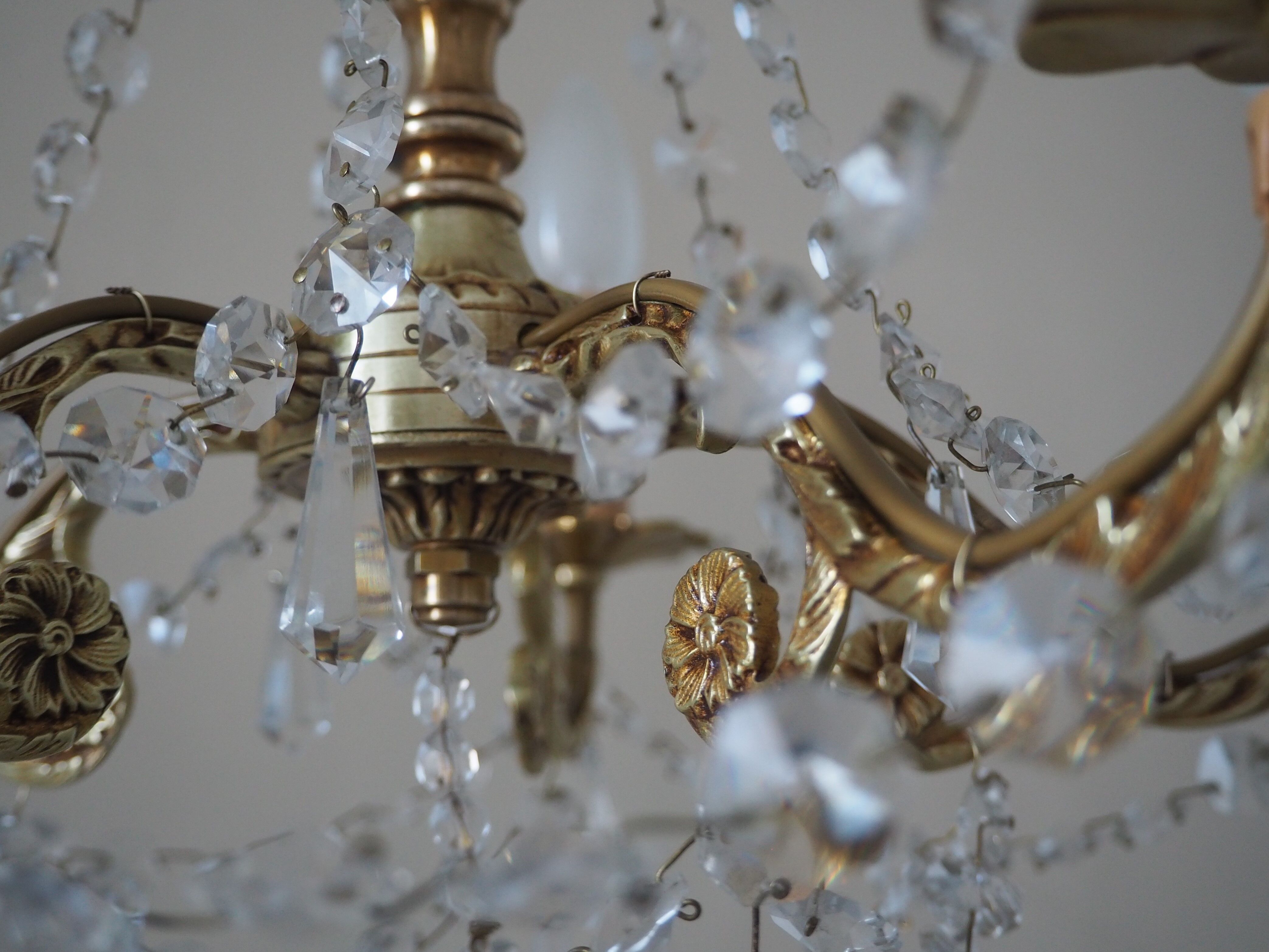 Bronze chandelier and crystal pendants – 5 lights