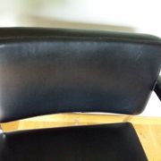 Swivel office chair Strafor with chrome metal and black faux leather.