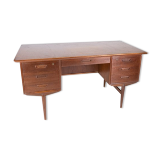 Desk in teak of danish design from the 1960s
