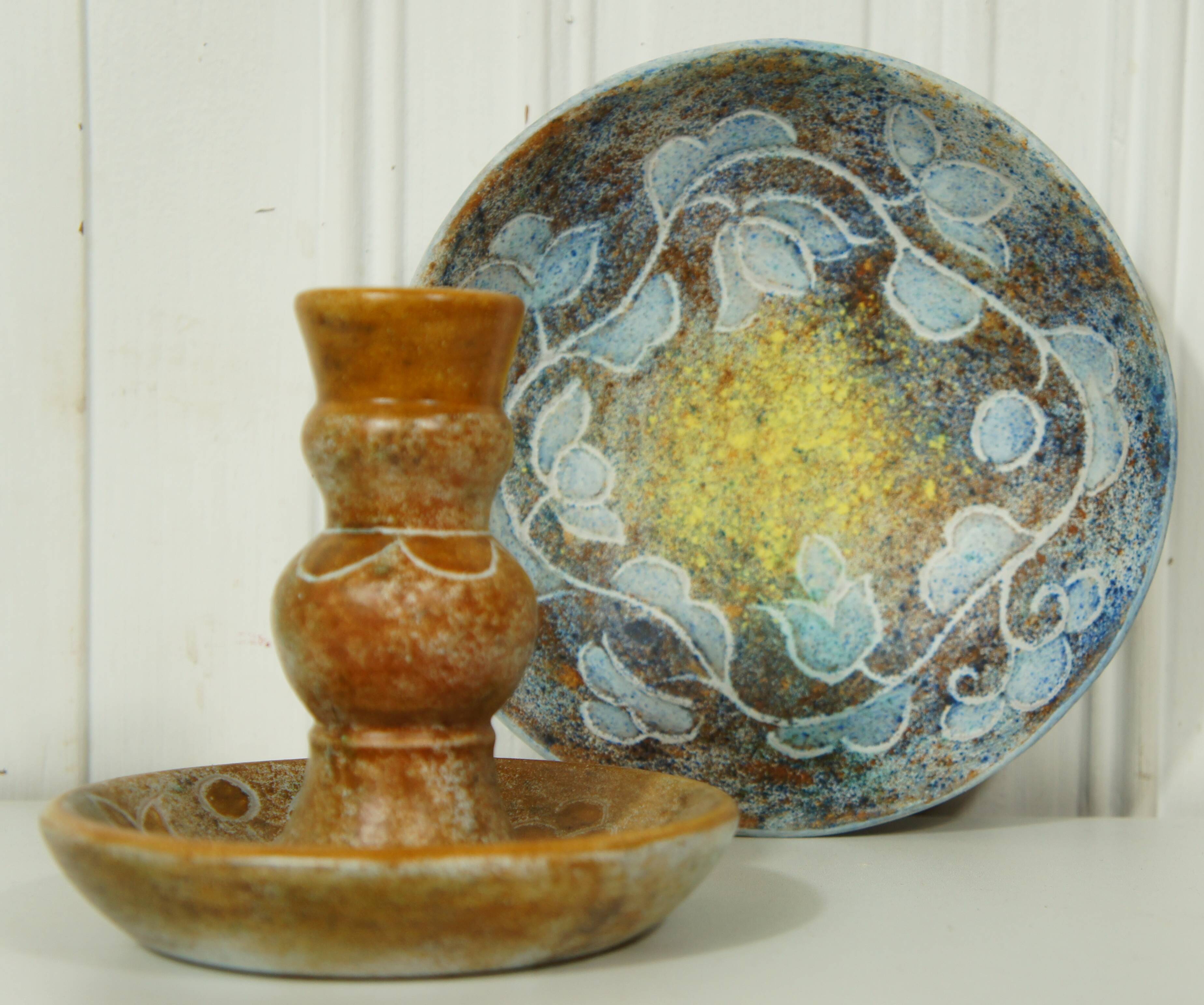 Empty cut pocket in painted & enamelled stoneware signed CB unique piece