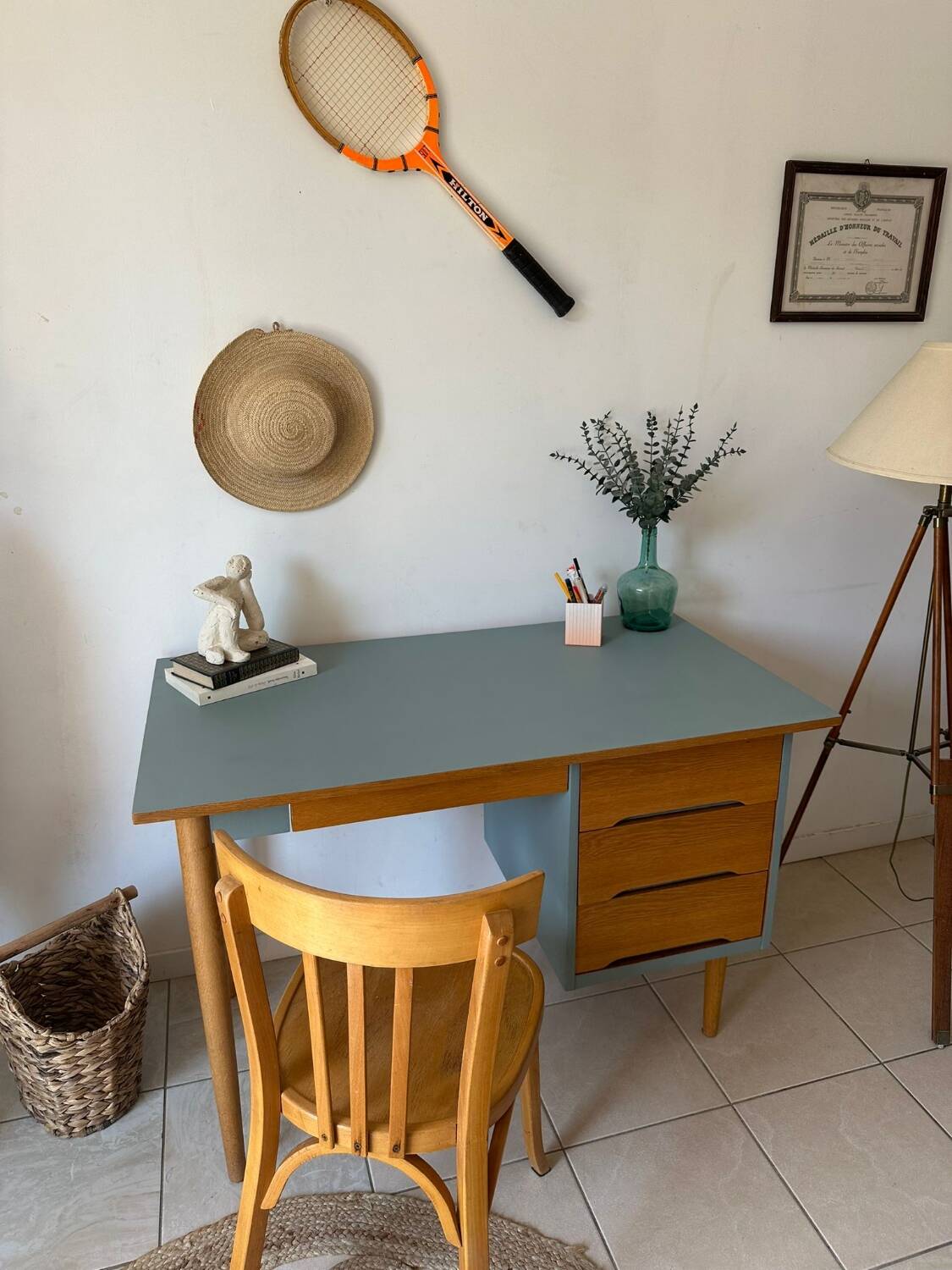 Scandinavian desk with its Baumann chair