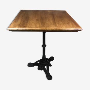 Bistro table cast iron foot and wooden top