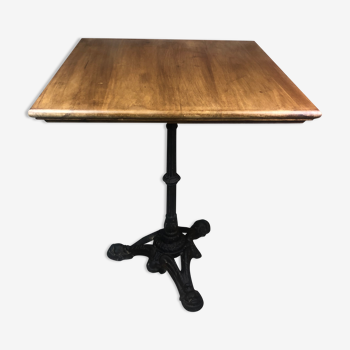 Table bistrot pied en fonte et plateau bois